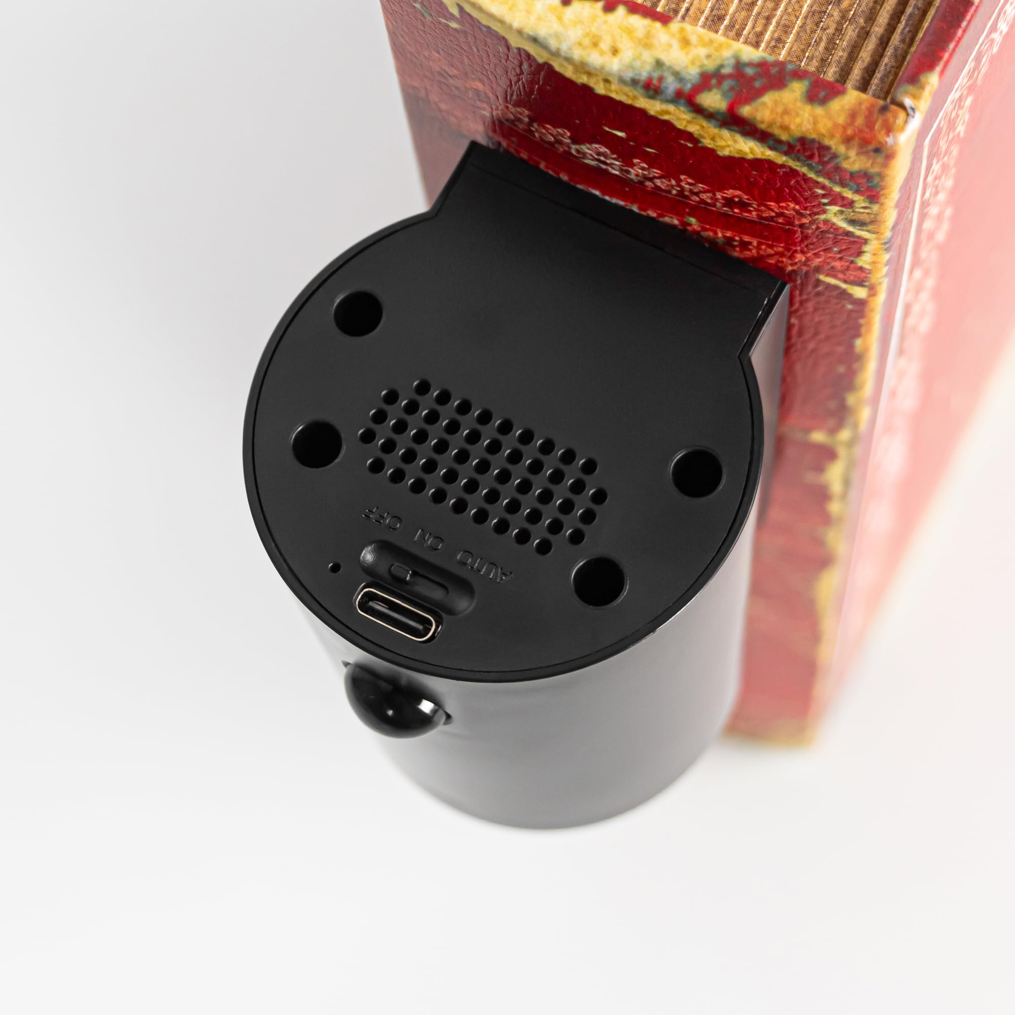 Kiven Cordless Bookshelf Lamp,2200mA Rechargeable Bookcase Lighting Auto ON/Off, Farmhouse Decorative Bookend, Cordless Night Lamp for Bedside Bookshelf Cabinet Home Decor TD0866