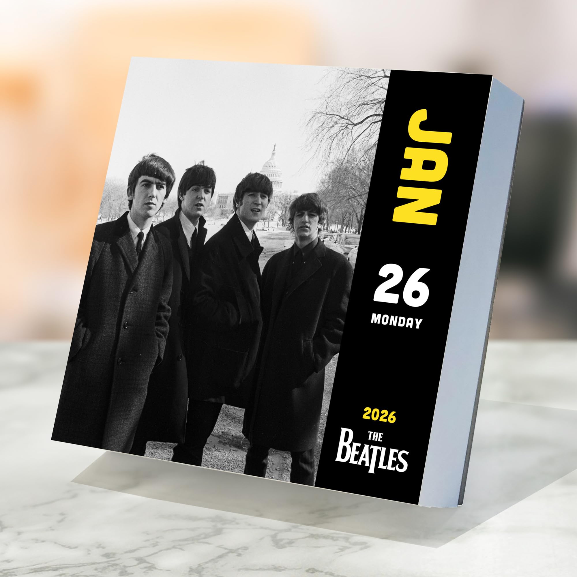 Amazon | 2026年 ザ・ビートルズ デイリー 卓上カレンダー