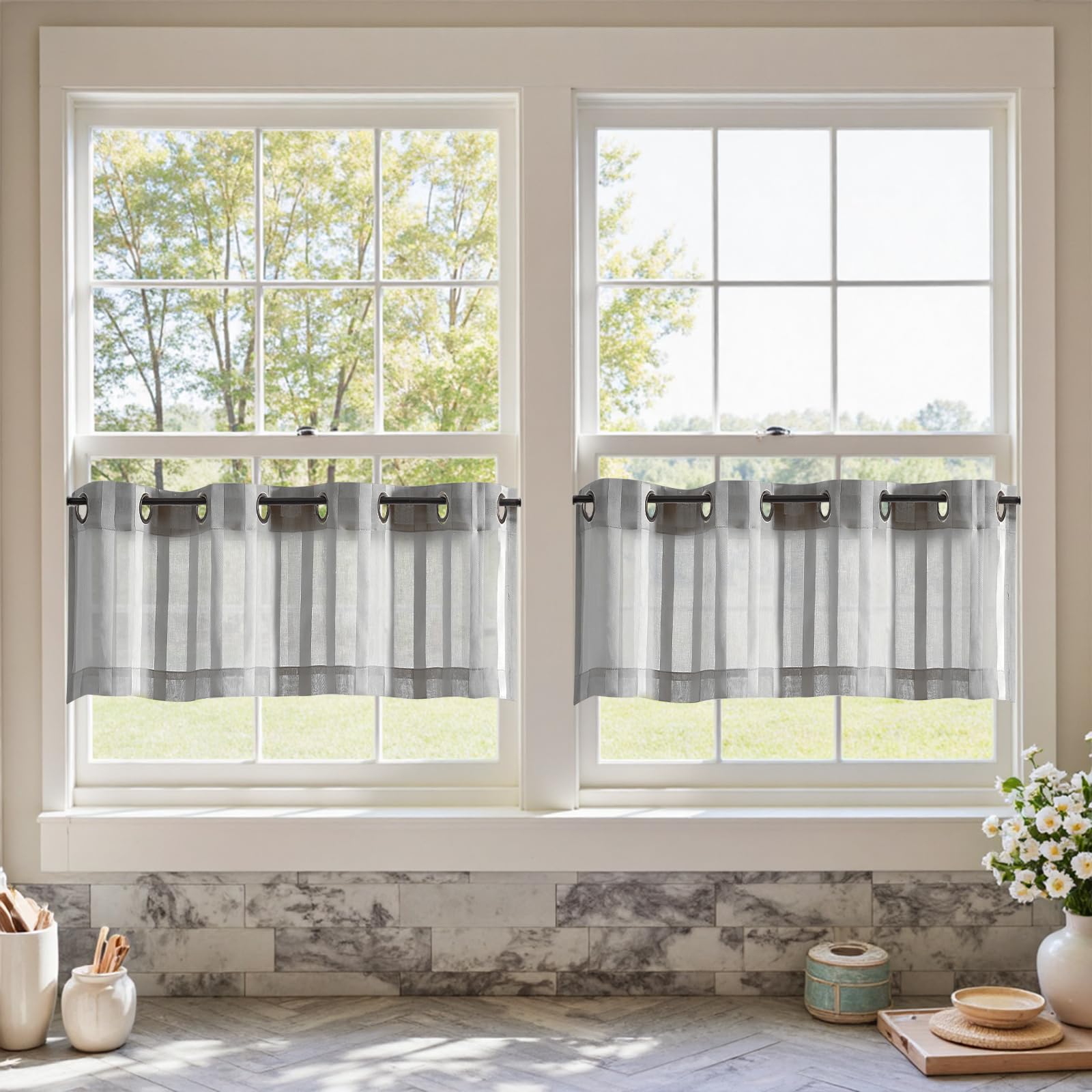 TOPICK Voile Scheibengardinen mit Ösen H 35 x B 130 (cm) 2er Set Transparent Bistrogardine Landhausstil Streifen Küchenvorhang Gestreift Küchengardinen modern für Wohnzimmer Klein Fenster Grau