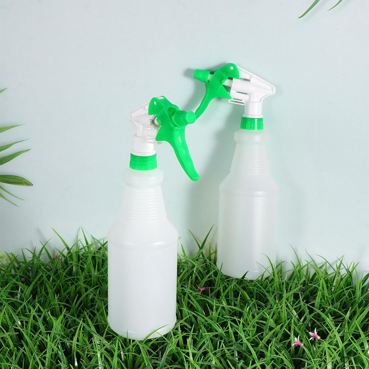 Unomor Plastic Spray Bottles with Easy Carry Design 550ml 2pcs Small Refillable Water Sprayer Color for Watering Plants and Hairdressing in Salon