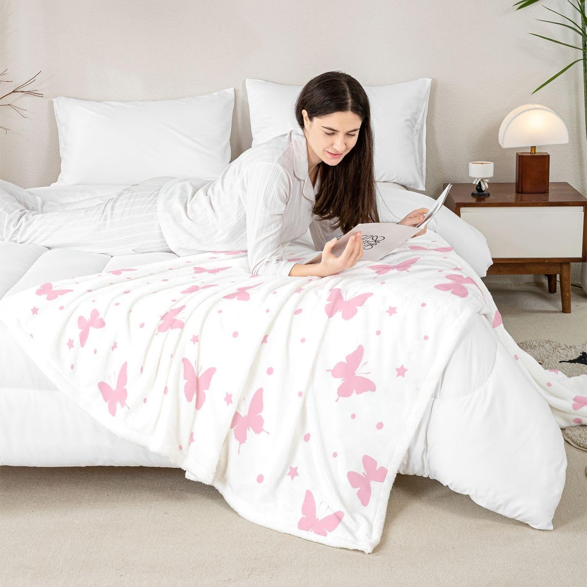 Erosebridal Pink Butterfly Fleece Blanket Baby 30x40 Girly Butterflies Sherpa Blanket Simple Aesthetics Butterfly Fuzzy Plush Throw Romantic Stars Print Decor