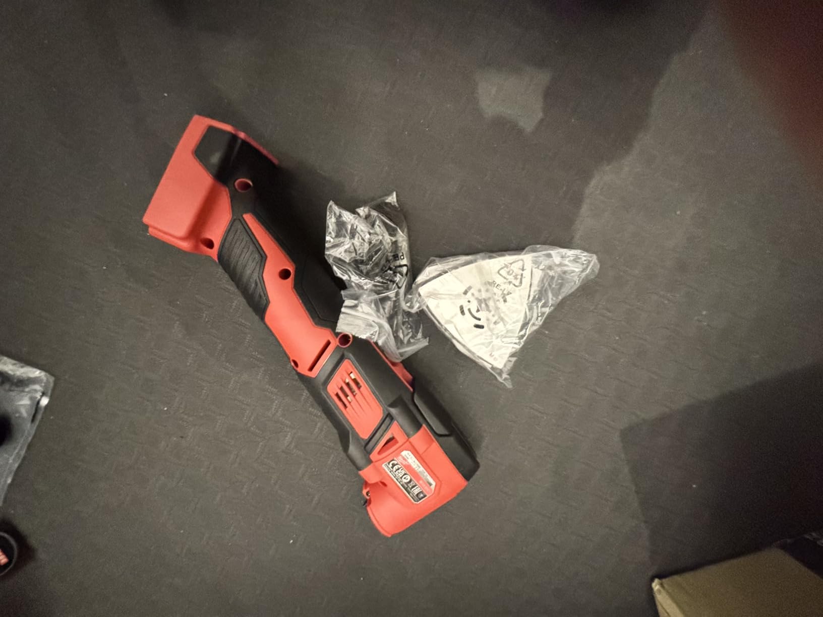 Milwaukee 2626-20 M18 18V Lithium Ion Cordless 18,000 OPM Orbiting Multi Tool with Woodcutting Blades and Sanding Pad with Sheets Included (Battery Not Included, Power Tool Only) photo review