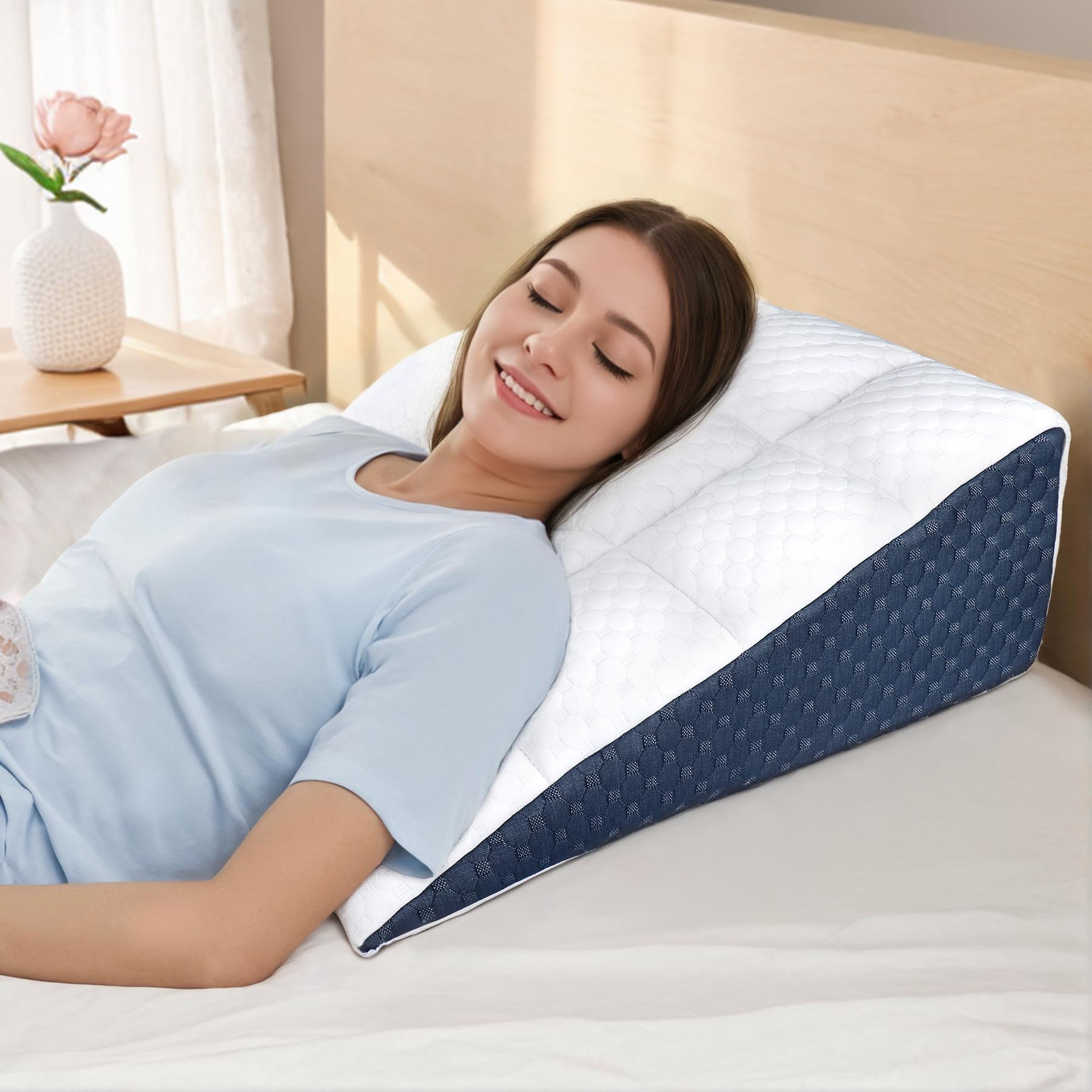 INFANZIA Vielseitig Keilkissen 21cm Erhöhung für Bett und Sofa, Dreieckskissen aus Hochdichteschaum, Ergonomischer Bettkeil für Reflux Schlafapnoe, Rückenstütze & Beinauflage für Lesen (Weißblau)