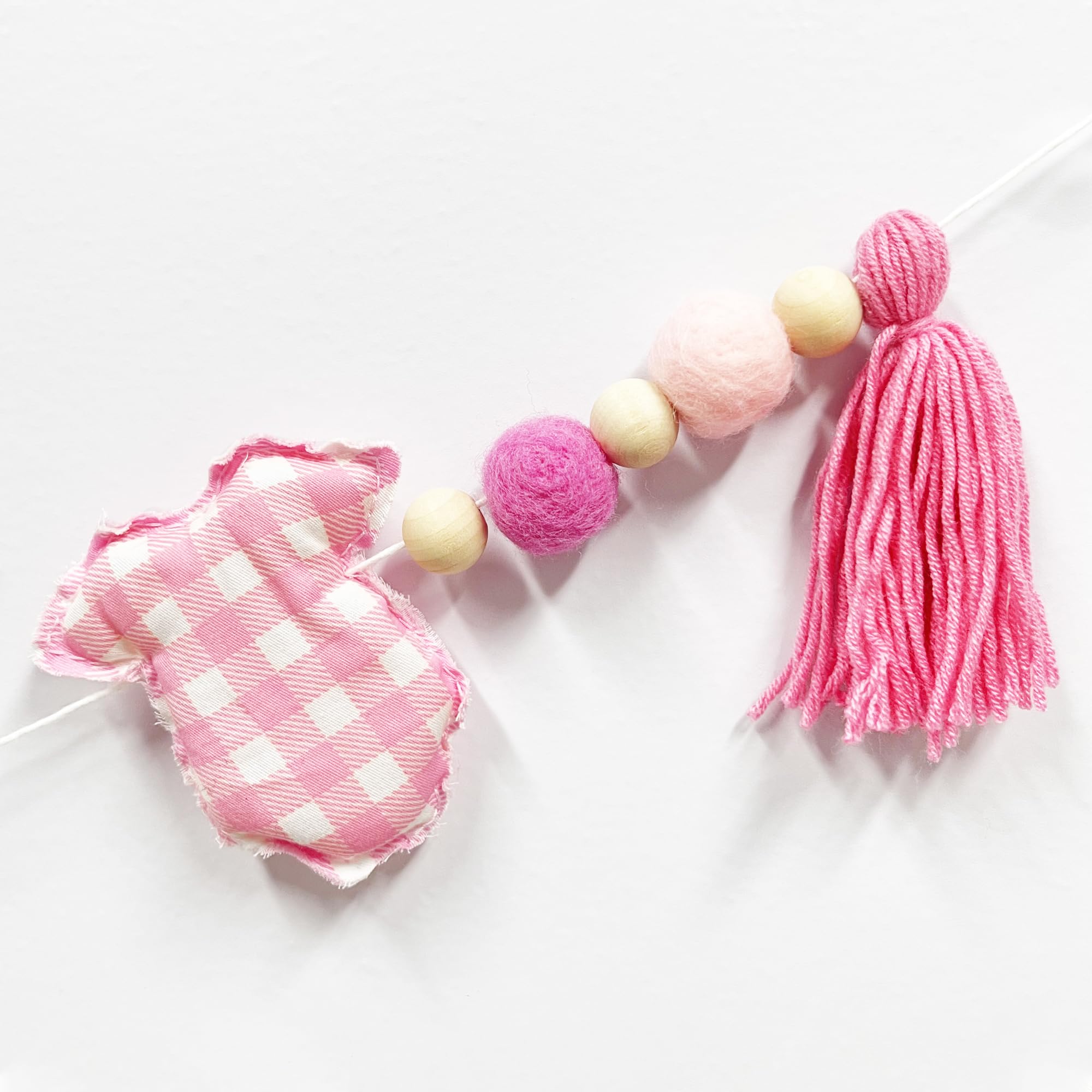 Rosa karierte Babykleidung, Dekorationen, vorbespannt, handgefertigte Filz-Babykleidung, Wollfilzkugel, Holzperle, Banner, Girlande für Mädchen, süßes Baby, Mädchen, Babyparty, Party, Kinderzimmer