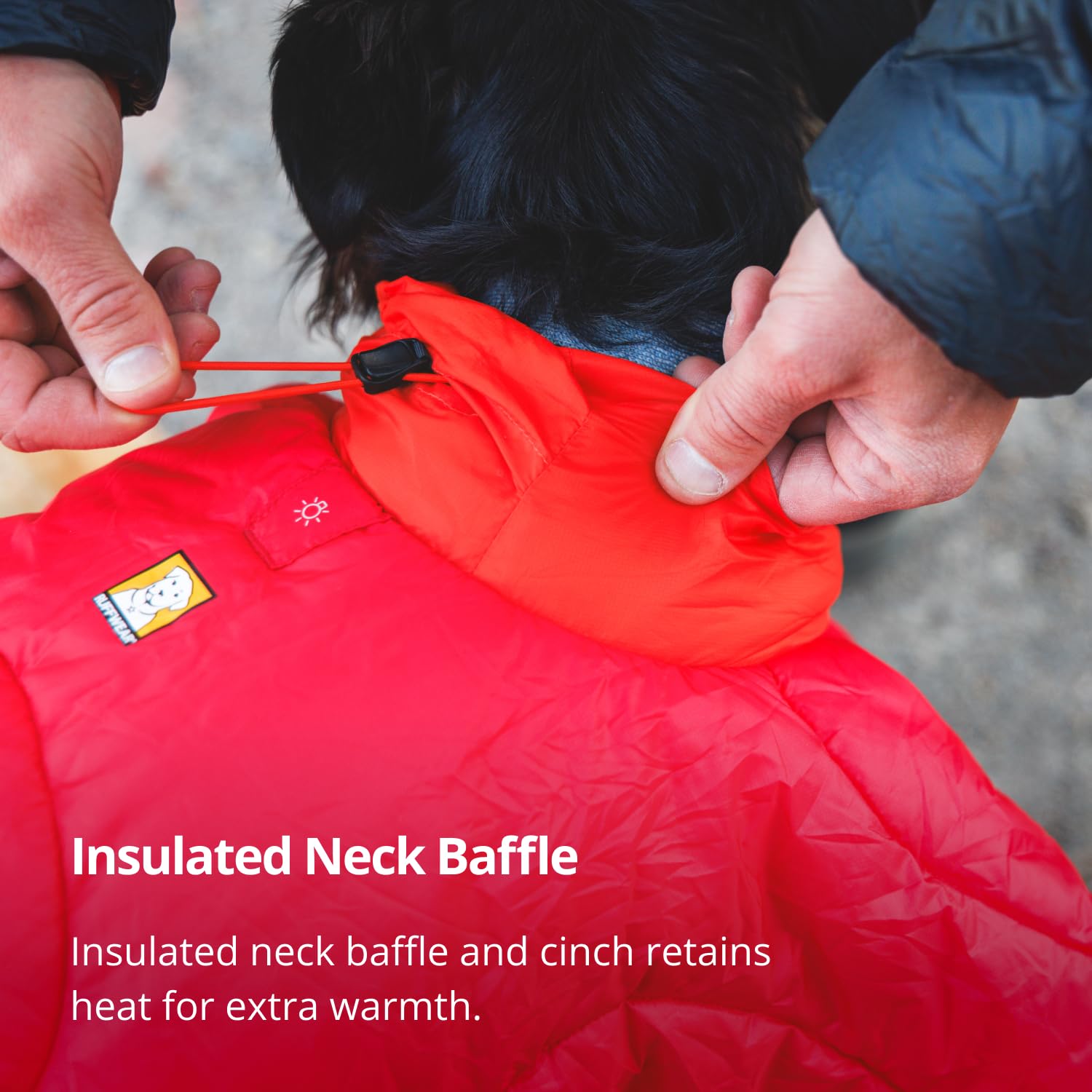 RUFFWEAR Palisades - Poncho de dormir, saco de dormir para perro, abrigo para perro pequeño, chaqueta ligera para mascotas para acampar e invierno, grosella roja, talla S