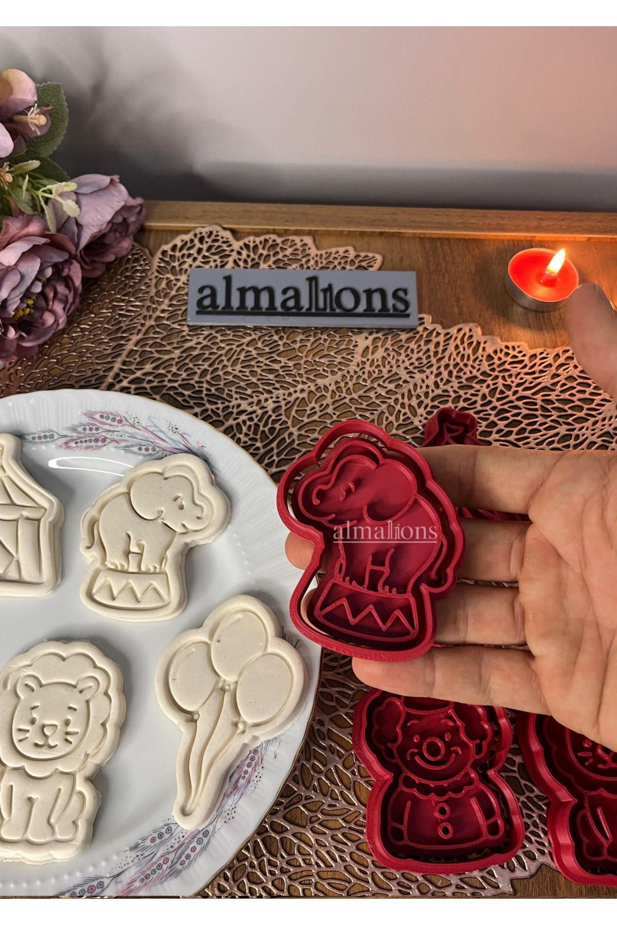 Almalions Sirk Hayvanları Kurabiye Kalıbı Seti - Aslan - Hamur Şekillendirici - Şeker Hamuru Kalıp- 5 Adet