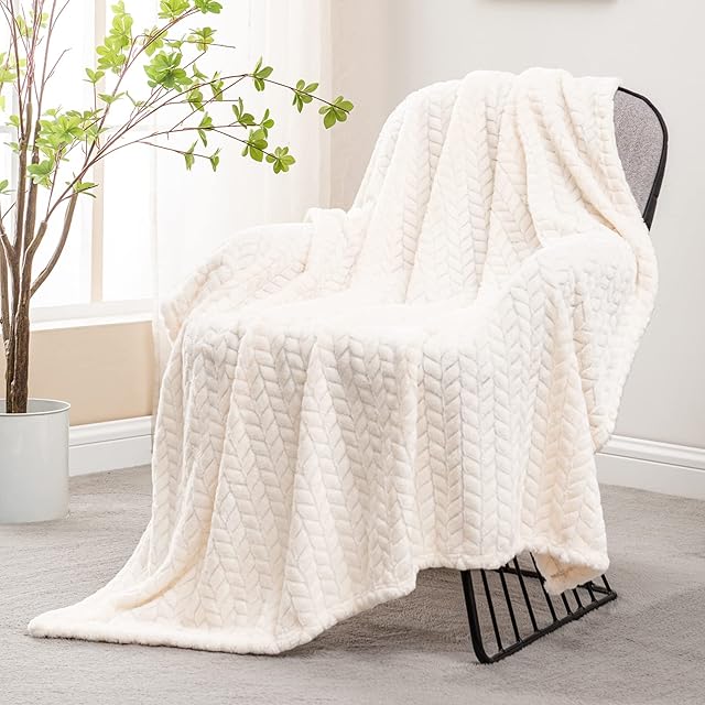 Exclusivo Mezcla Large Flannel Fleece Throw Blanket, 127x178 CM Sofa Throws, Soft Jacquard Weave Leaves Pattern Throws for Sofa, Ivory Blanket
