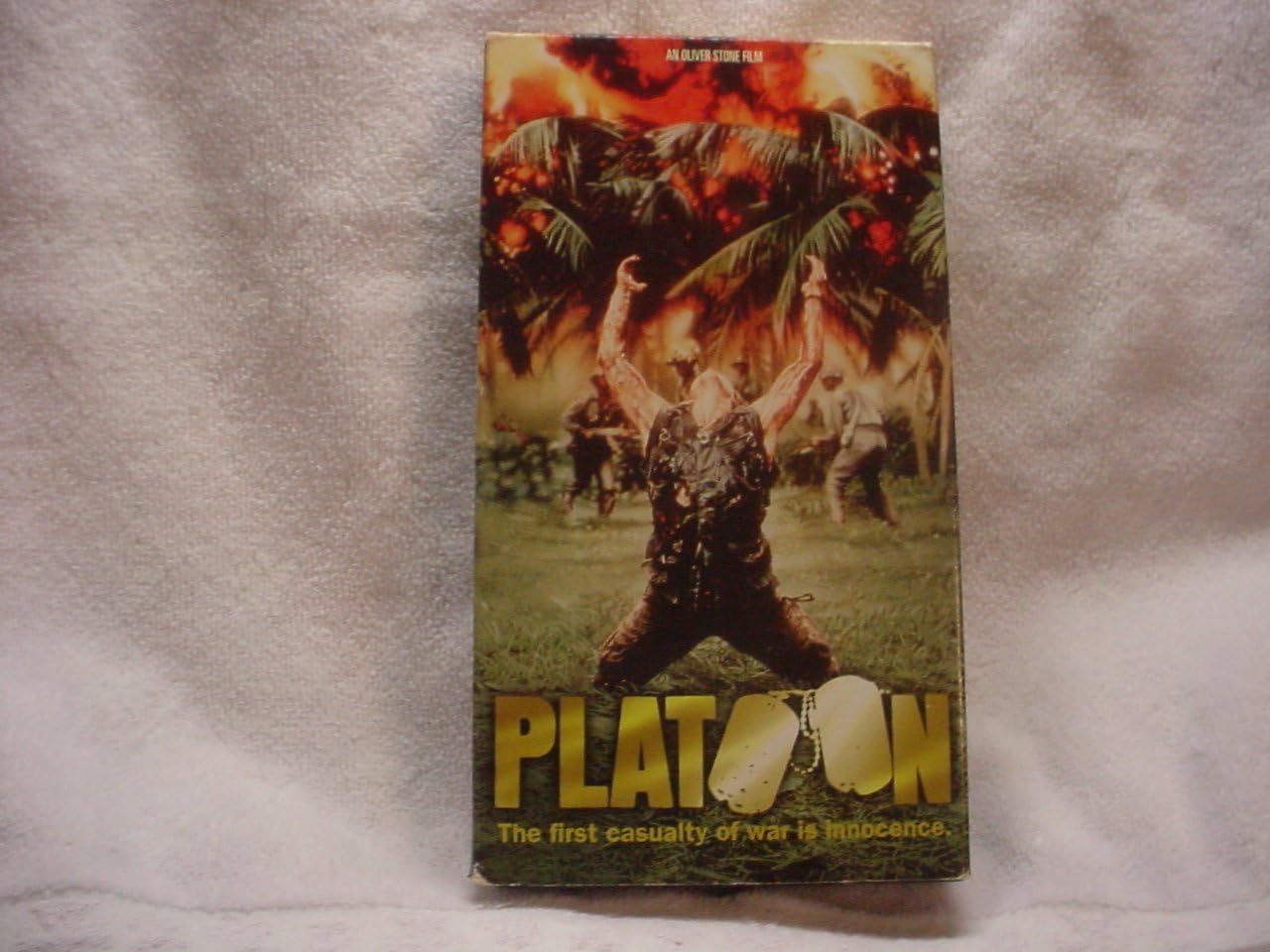 Amazon.com: Platoon [VHS] : Charlie Sheen, Tom Berenger, Willem Dafoe ...