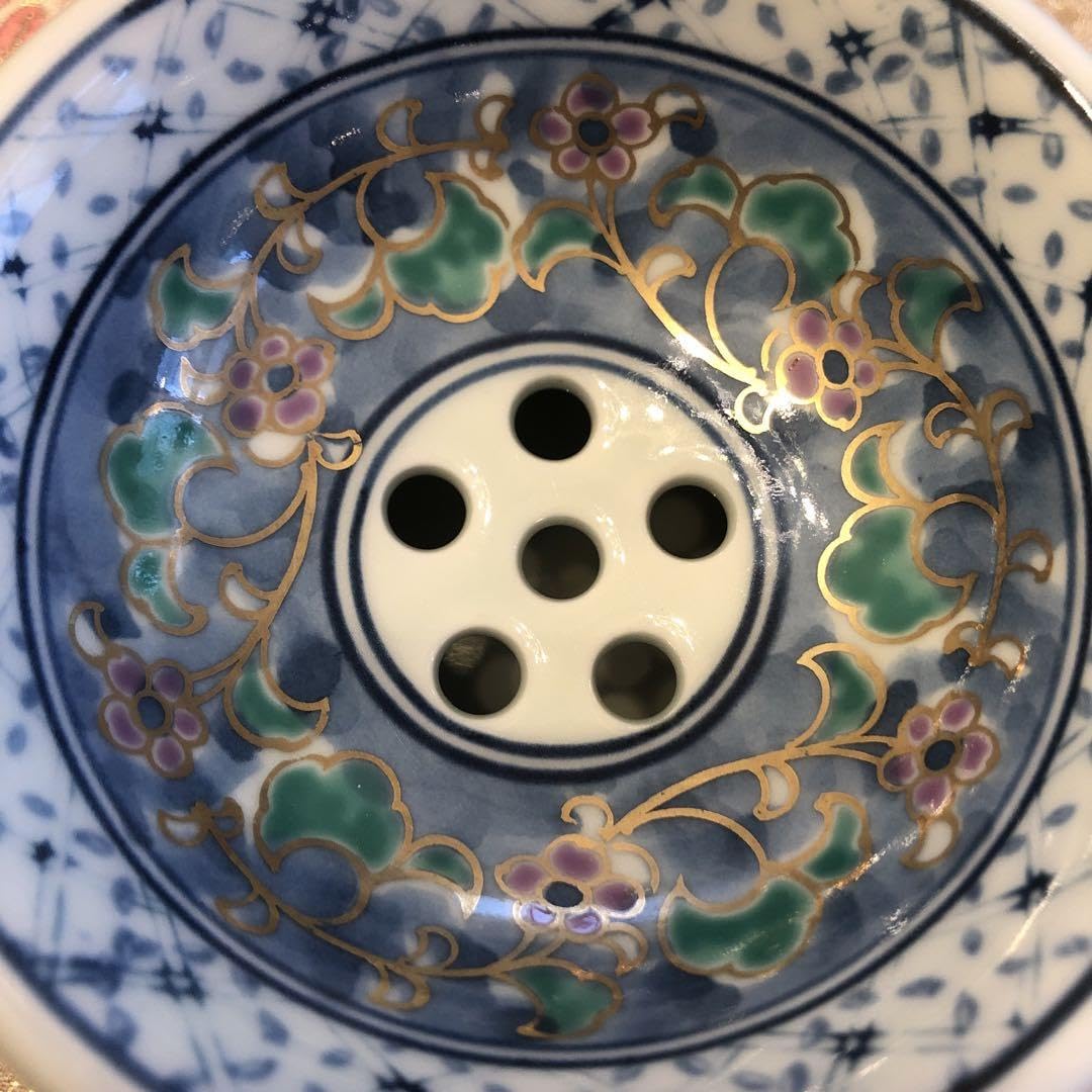 Amazon.co.jp: 有田焼 其泉窯 茶こぼし 染錦濃唐花文 建水 : ホーム 