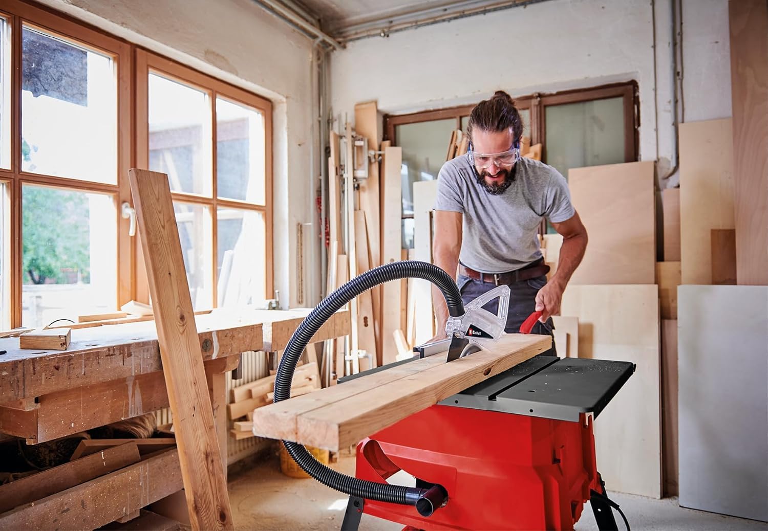 Einhell Tischkreissäge TC-TS 2025/3 eco (2000 W, 85 mm Schnitthöhe, Ø 250 mm Sägeblatt, Winkelanschlag, Parallelanschlag, Absauganschluss, inkl. Präzisionssägeblatt)