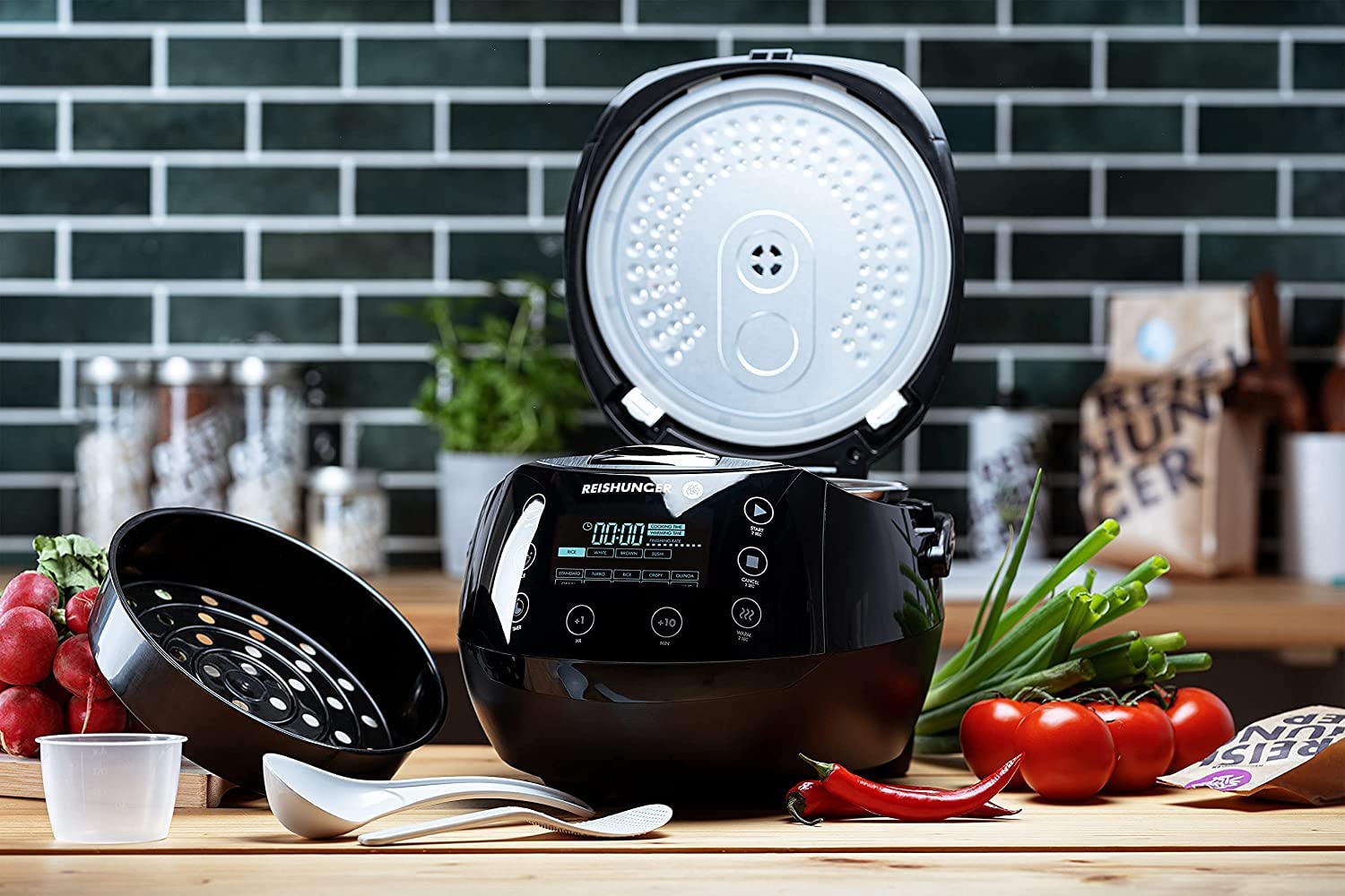 Reishunger Digital Rice Cooker and Steamer in Black with Keep Warm