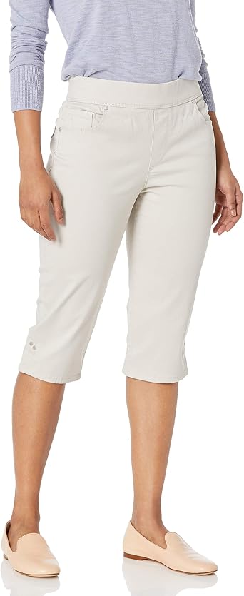 Avery Pull on Skimmer Short at Amazon 