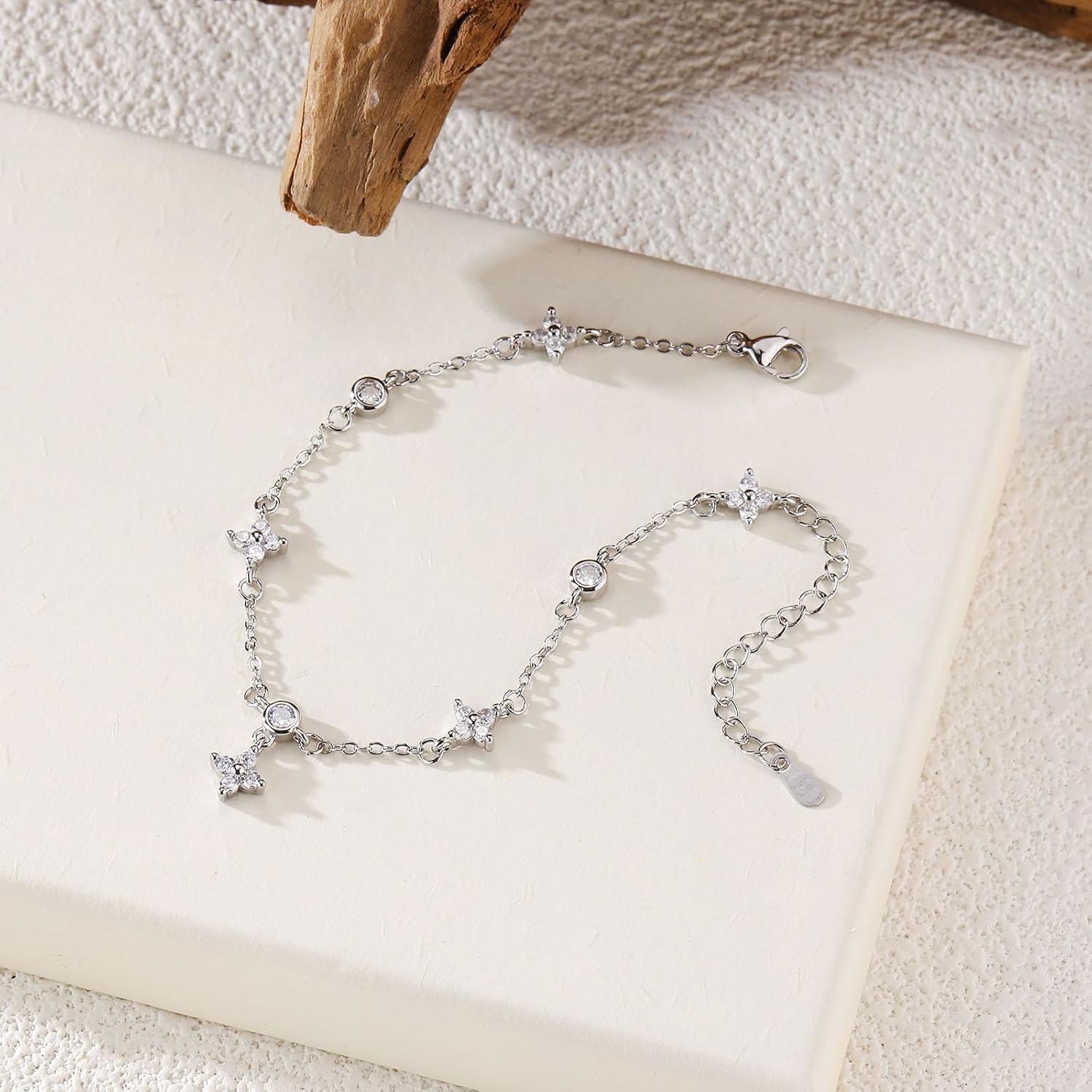 Silver Gold Bracelets for Women Trendy Dainty 14k Gold Plated Flower Bracelet Diamond Charm Bracelet Cute Clover Bracelets Gold Jewelry Bridesmaid Gift for Women