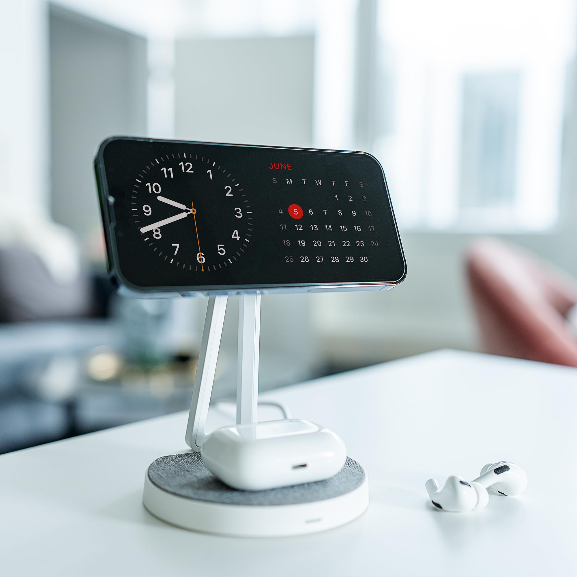 XLayer MagFix Pro 2-in-1 Ladestation Apple Wireless Charger I Standby I Magsafe Kompatibel I Magnetisch I Ladegerät I kabelloses schnelles Laden von iPhone 16 15/14/13/12/11 Pro Max Plus, AirPods