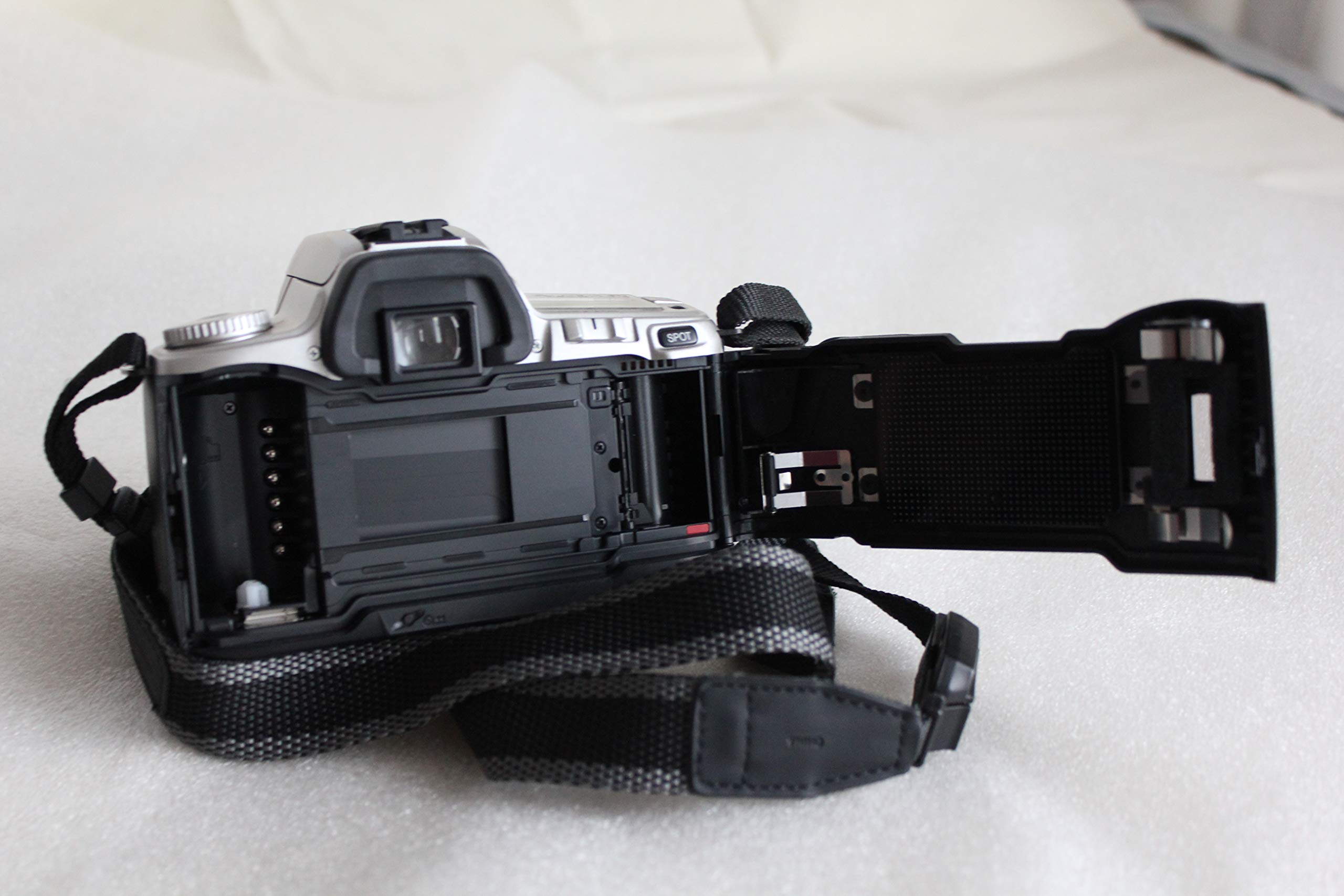 Minolta Dynax 404si Fotocamera reflex, colore: Argento