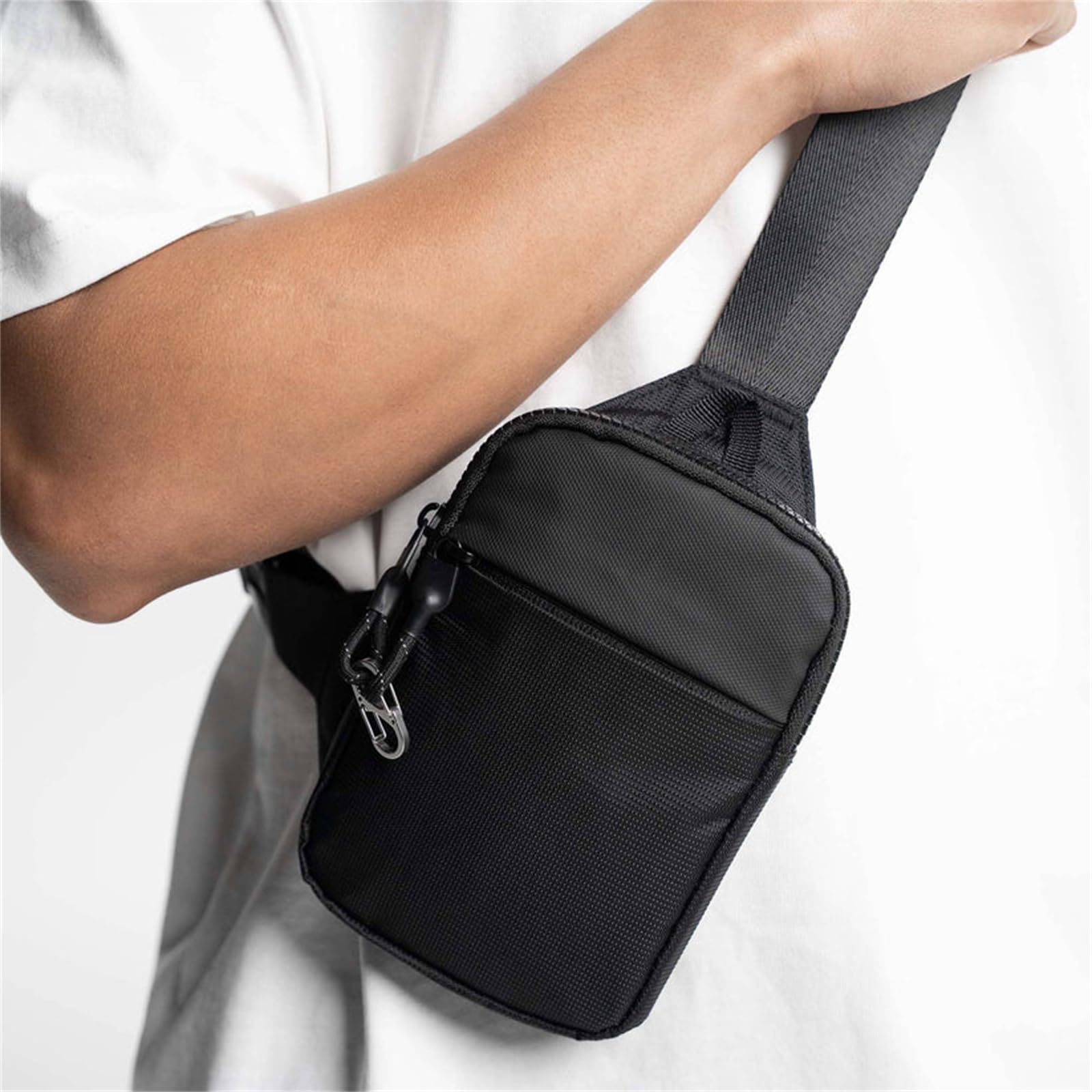 Sacoche | NOMALERO Sac à bandoulière imperméable pour homme et femme, sac de poitrine avec double poche pratique