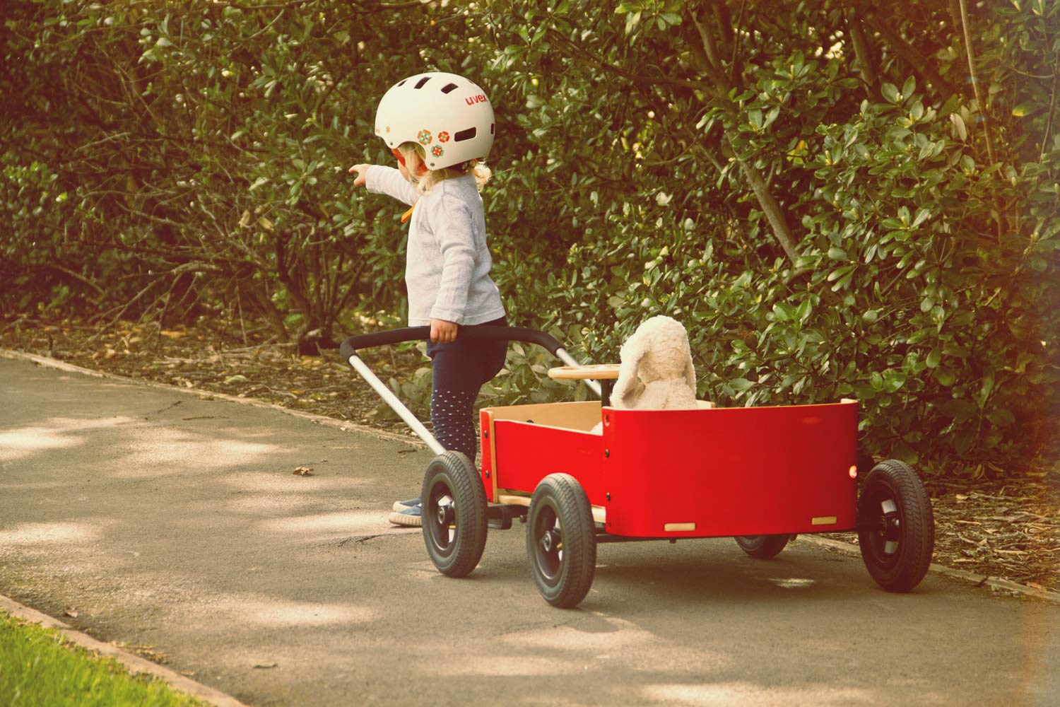Wishbone Wagon avec pneus gonflés – 3 en 1 – Chariot de transport pour enfants, comme boîte à savon ou porteur.