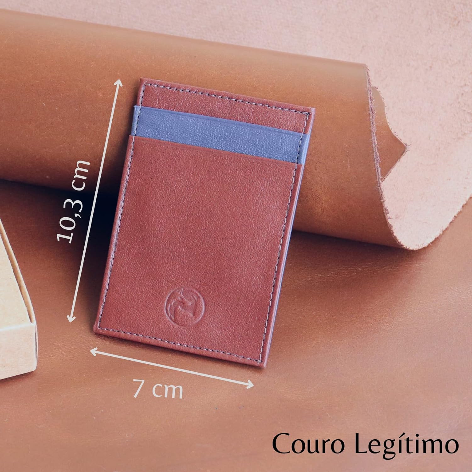 Carteira Masculina Feminina Porta Cartões Slim (Havana/Marinho) em promoção! Veja a oferta e mais achadinhos de Carteiras & Cintos 3 Hoje é o melhor dia para comprar Carteira Masculina Feminina Porta Cartões Slim (Havana/Marinho) com aquele preço maroto! Promoção! Aproveite a oferta! 3