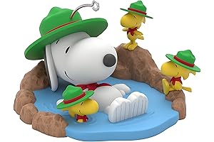 Hallmark Keepsake Peanuts Christmas Ornament: Snoopy Beagle Scout