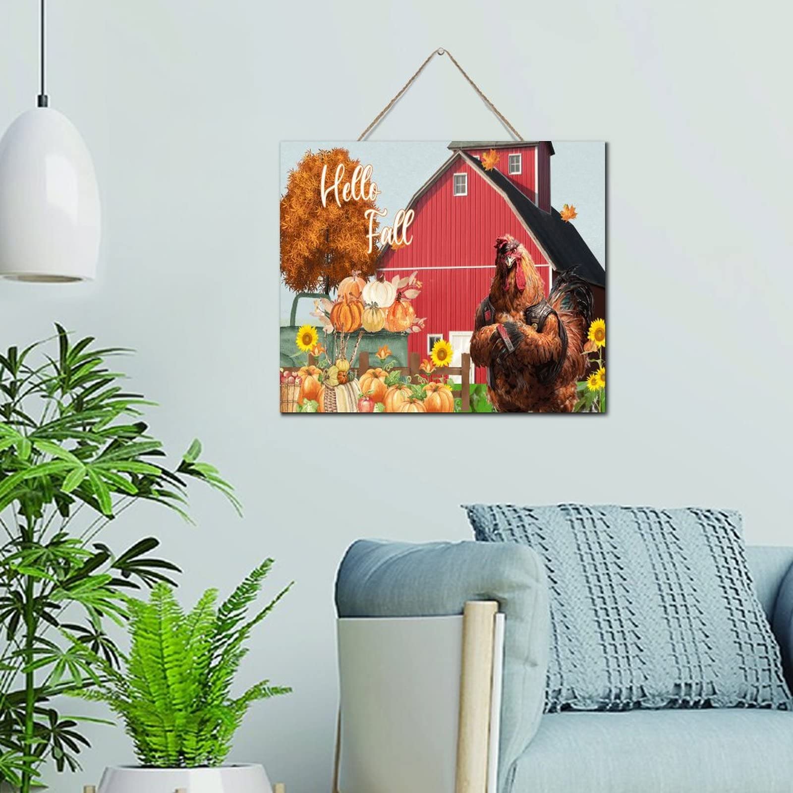 Panneau en bois rustique contre la grisaille de bureau avec citation Hello Fall joyeuse