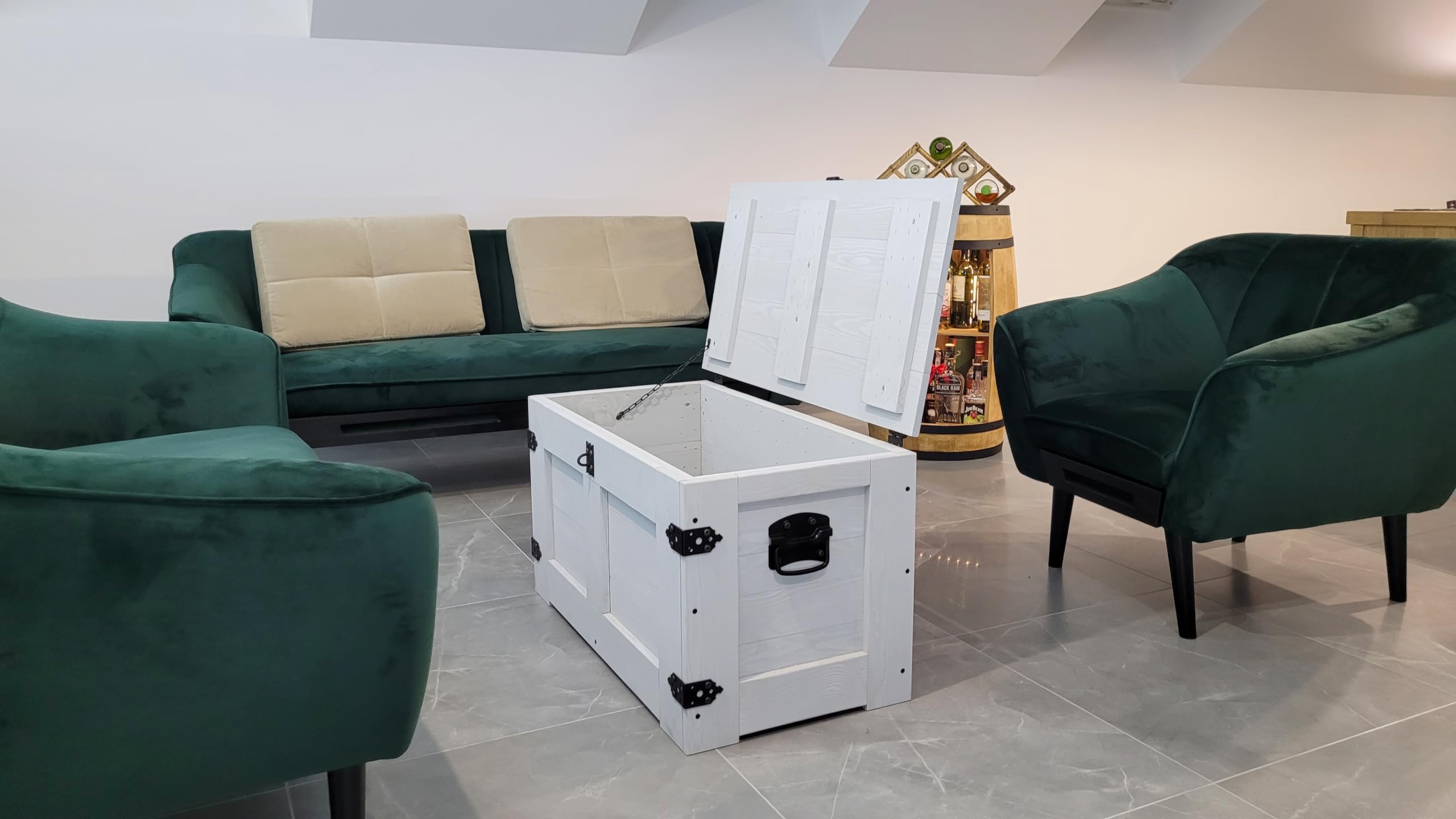 weeco Holztruhe grau Schatztruhe Aufbewahrungsbox. Holzkiste Truhe Couchtisch Beistelltisch Vintage Shabby chic klappbarem Deckel und Stauraum.