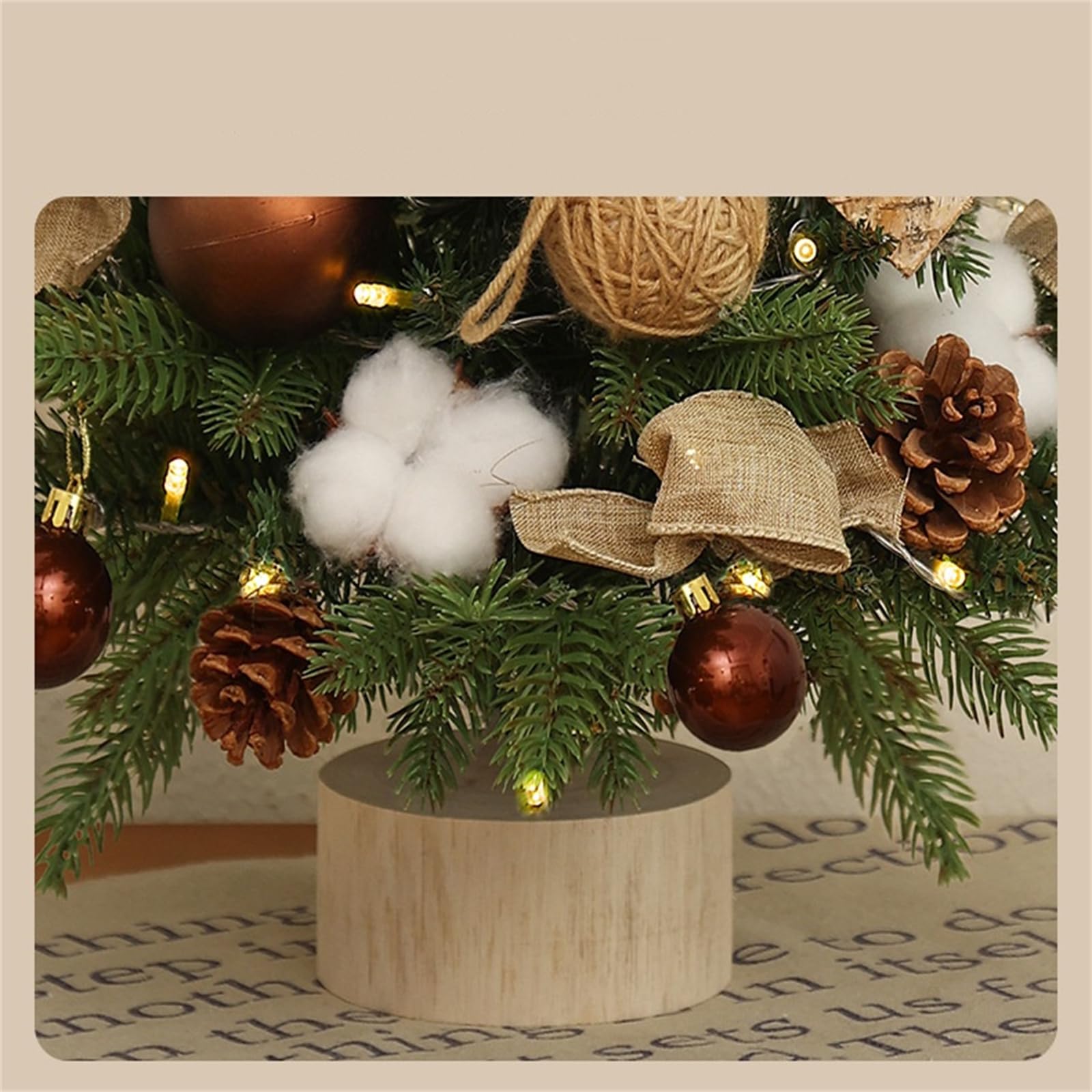 Mini Weihnachtsbaum, Weihnachtsbaumschmuck, Weihnachtsbaum Klein Beleuchtet, mit Weihnachtsschmuck und Holzsockel für Weihnachtsurlaub Party Home Office Decor (Rot Set,45 cm)