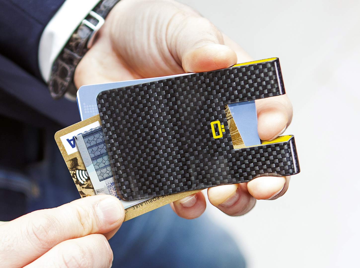 ÖGON -DESIGNS- Porte-Cartes en Fibre de Carbone, Ultra Compact, Protection RFID Contra la fraude et la démagnétisation, modèle 3C