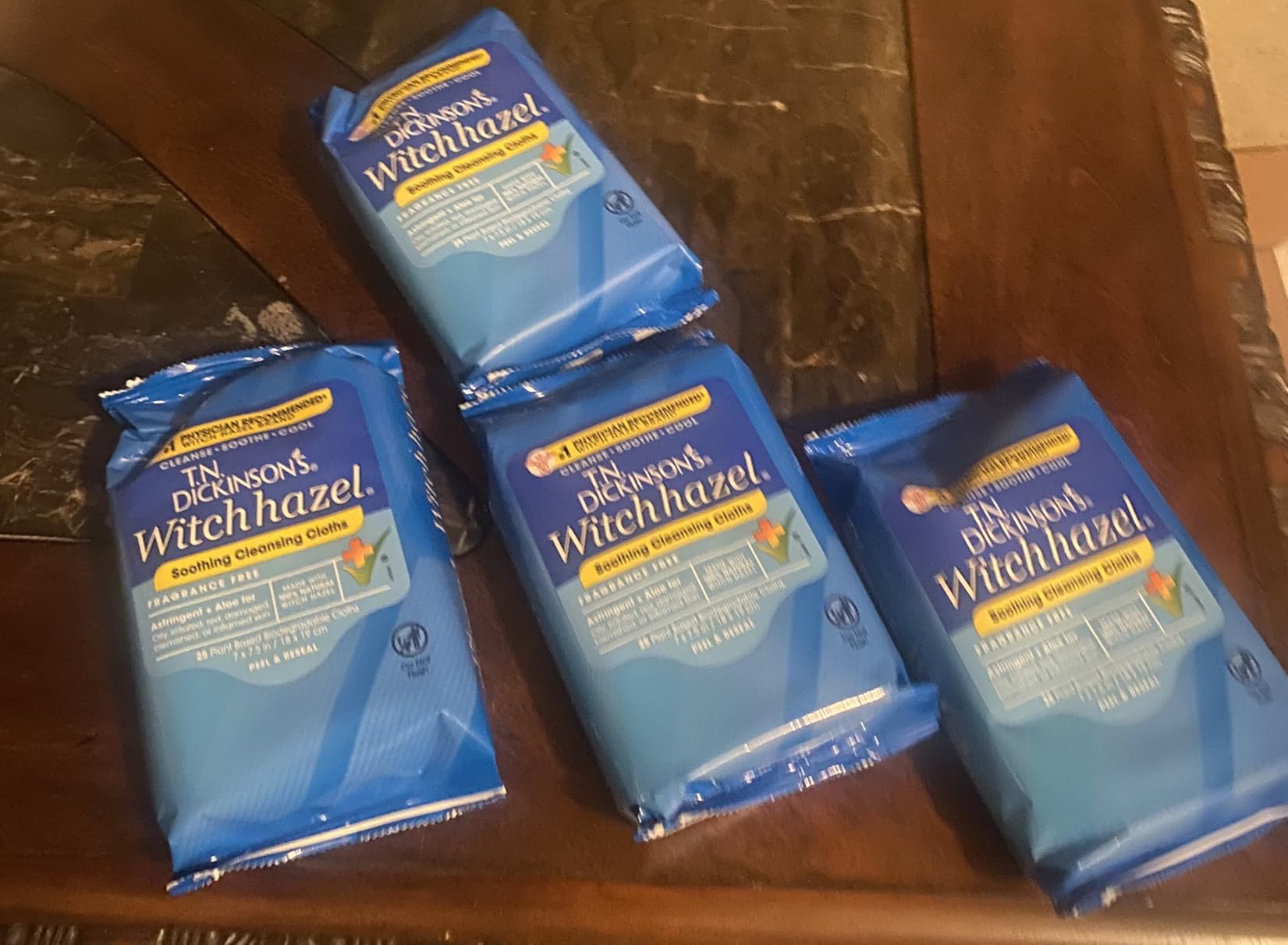 T.N. Dickinson's Witch Hazel Soothing MultiUse Cleansing Cloth, 4 Pack, 25 Cloths Per Pack,white
