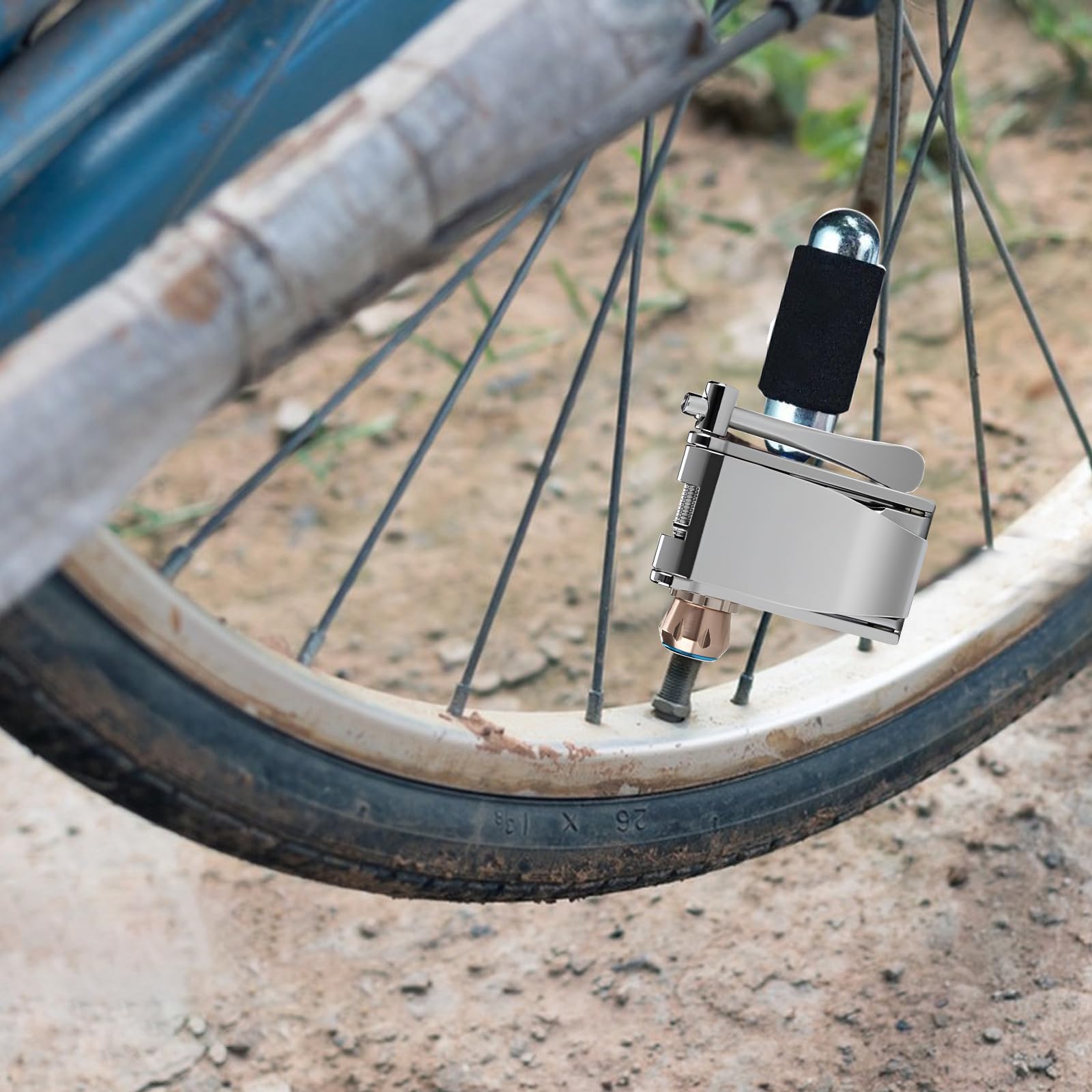 Kit di riparazione per bici 16 in 1 Kit di attrezzi multifunzione per bici compatto e leggero strumento di rimozione dell'ugello di aspirazione/esagonale/leve per pneumatici Kit di strumenti tascabili