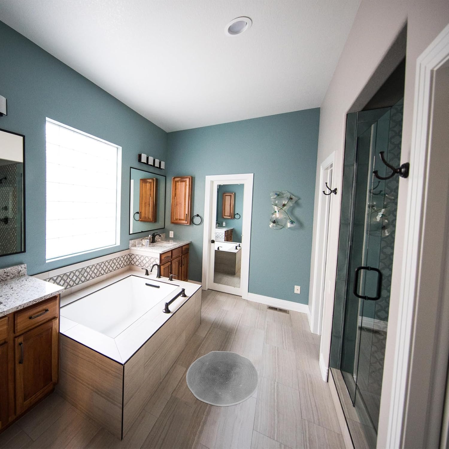 Housoutil Hands-Free Wall Mounted Back Scrubber for Shower with Suction Cups, Anti-Skid Foot Massage Mat, Bath Massage Pad for Bathroom Floor, Gray Non-Slip Shower Stall Accessory