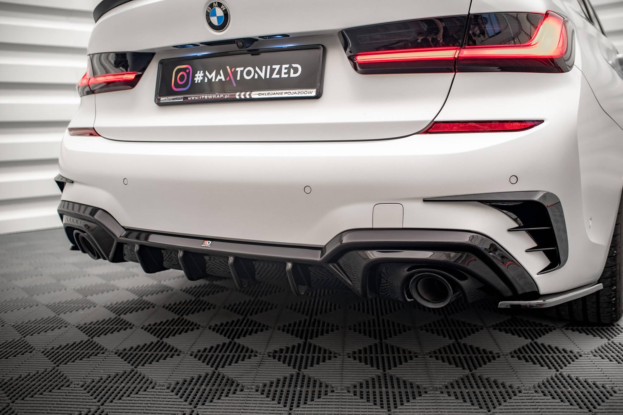 Maxton Design Heckdiffusor für BMW 3er M-Paket G20 / G21 (auch für Fahrzeuge mit Anhängerkupplung) Hochglanz schwarz