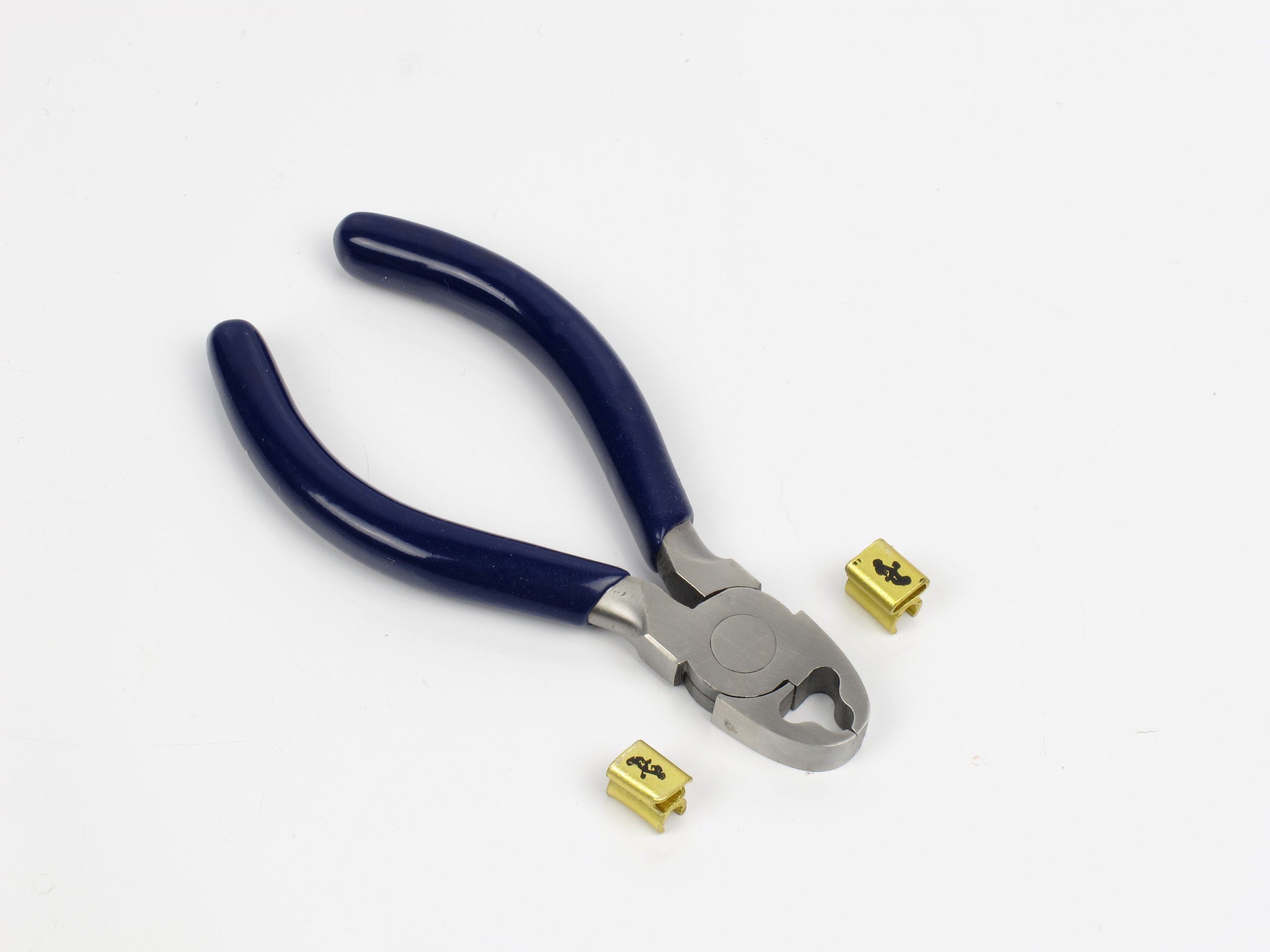 High Quality Falconry Tail Mount Plier With 2 Free Tail Mounts.