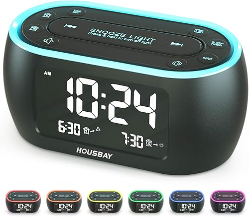 HOUSBAY Radio Reloj Despertador Pequeño Brillante para Dormitorios con Luz Nocturna de 7 Colores, Alarma Doble, Atenuador, Cargador USB, Batería de