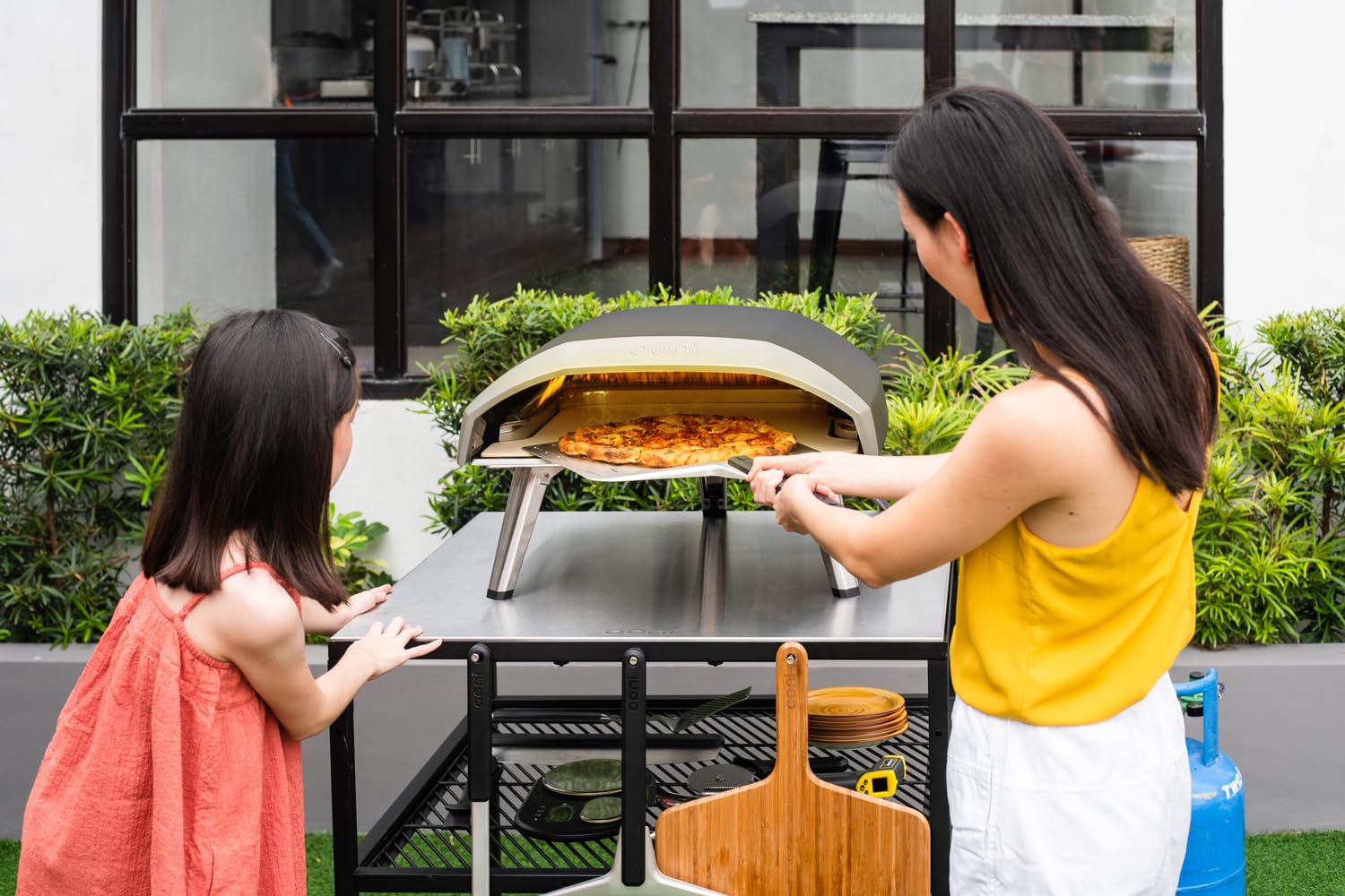 Ooni Pelle à pizza 35cm – Pelle à pizza perforée en aluminium – Tournez et servez vos pizzas avec style – Accessoires pour four à pizza - Pelle a Pizza