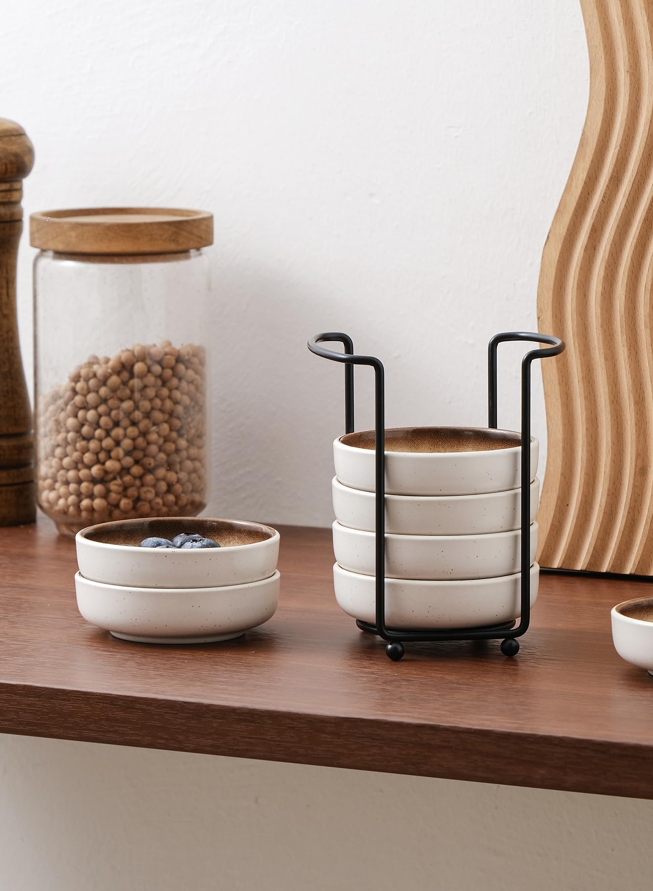 YJR Guarniciones japonesas de cerámica, platos de condimento, cuencos de inmersión de 3.5 pulgadas, con soporte de metal para ketchup, salsa de soja, fiesta de barbacoa, juego de 6, Mocca