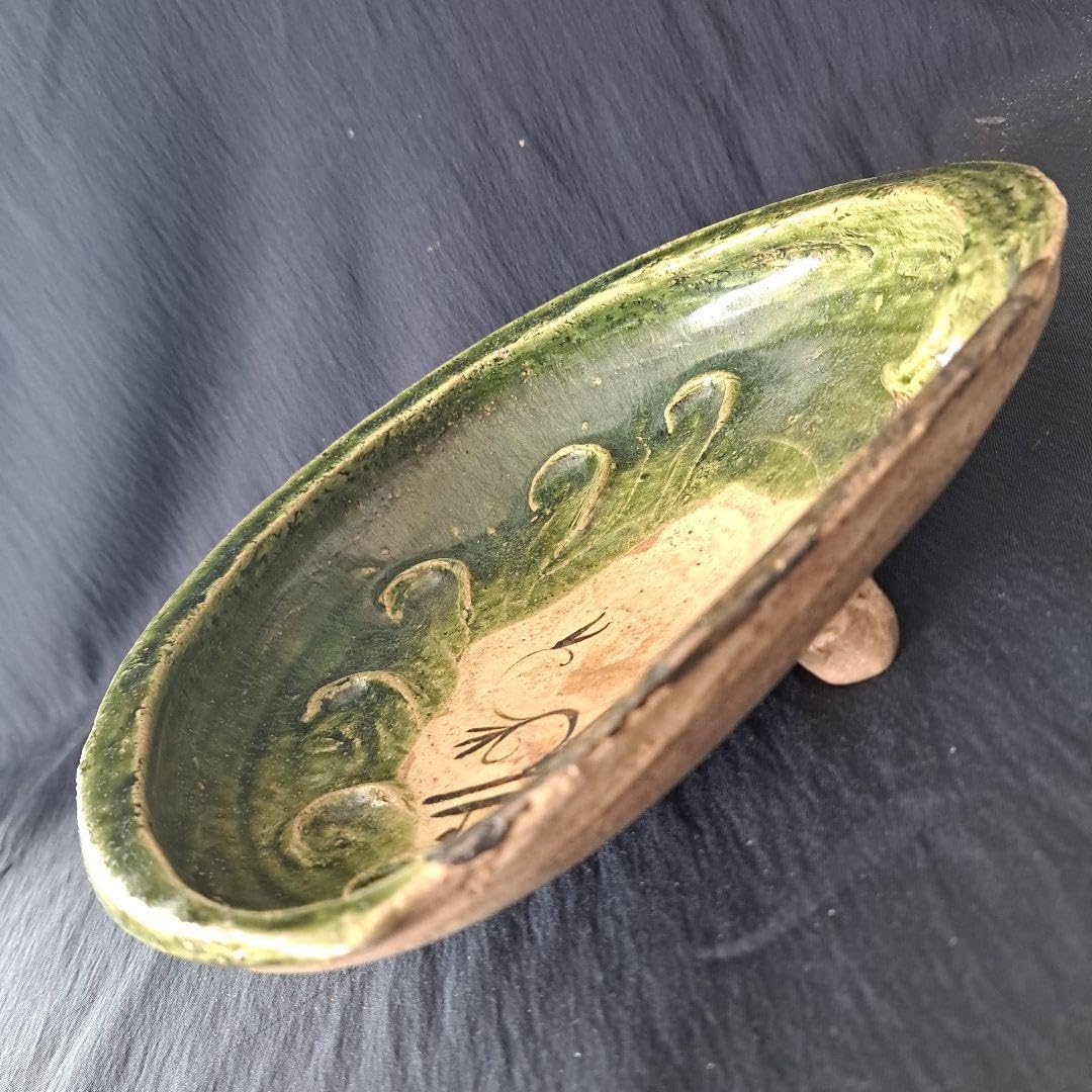 「織部(おりべ)焼 鮑(あわび)皿の用と美」緑釉皿(幅23cm) 骨董アンティー Amazon.co.jp: 織部おりべ焼 鮑あわび皿の用と美緑釉皿幅23cm
