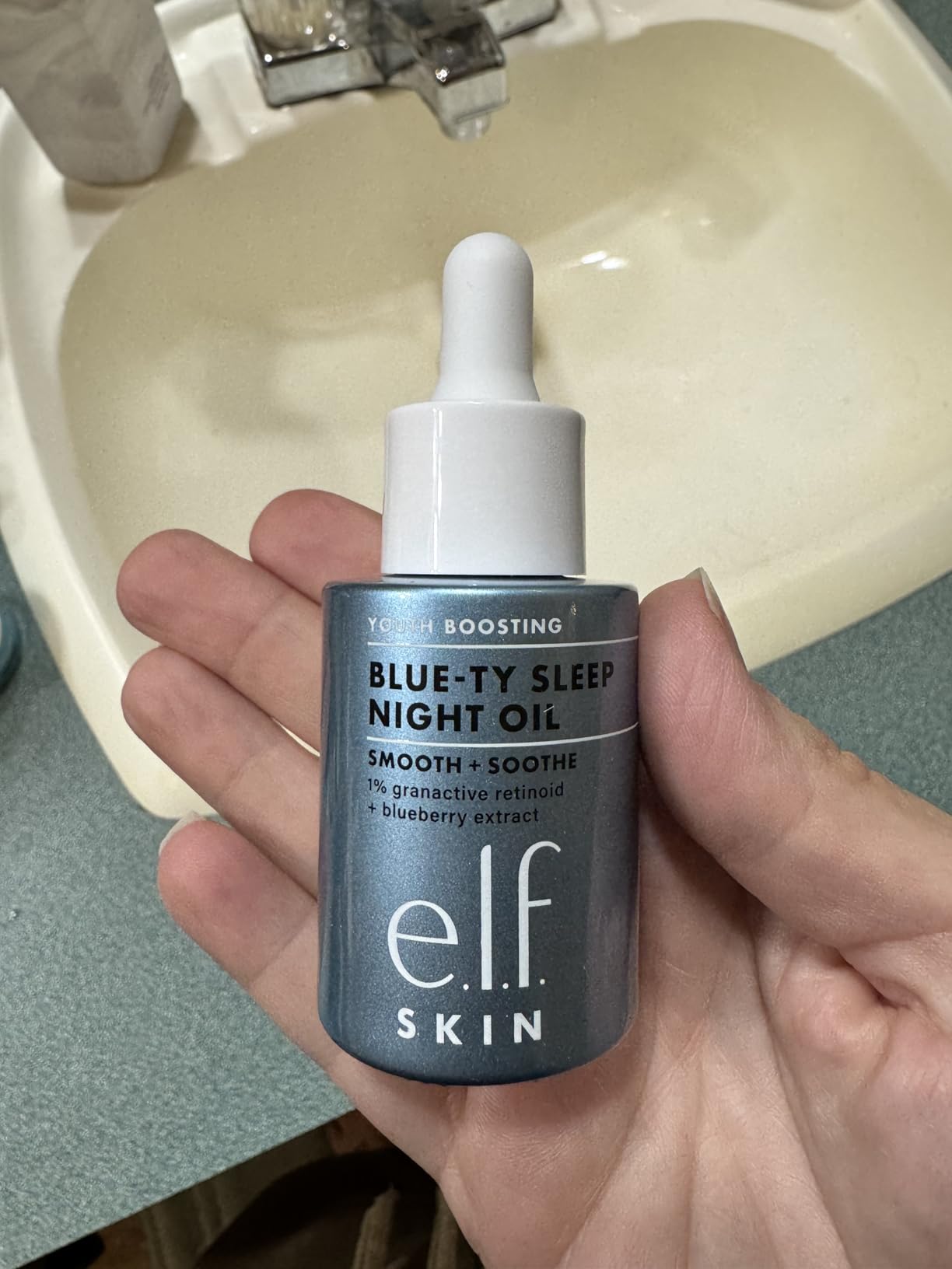 e.l.f. SKIN Youth Boosting Blue-ty Sleep Night Oil, Gentle Overnight Face Oil, Treats Fine Lines & Uneven Texture, Lightweight, Vegan & Cruelty-Free
