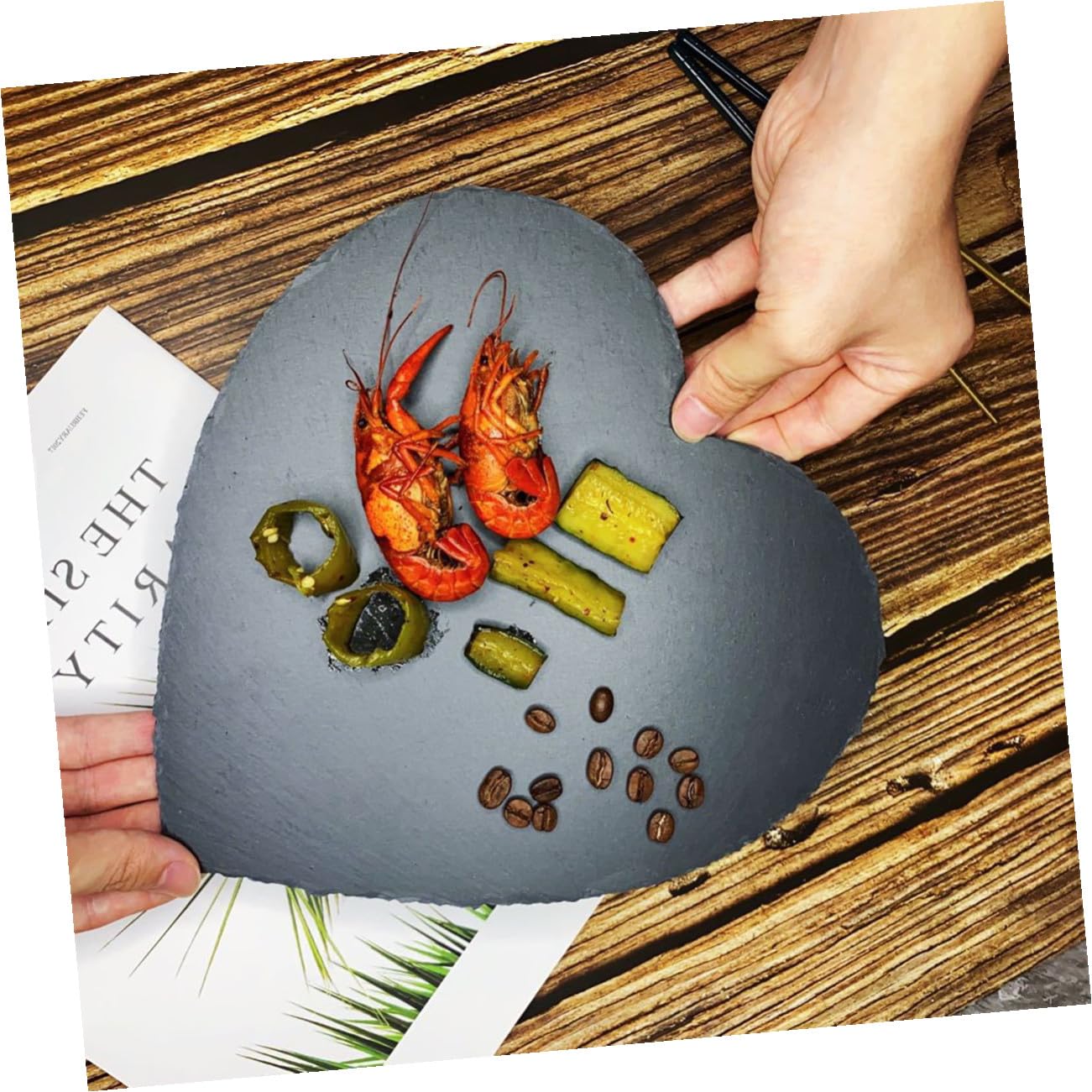 Homoyoyo Bandeja de Piedra Forma de Corazón 25x25 Cm Negra, Tabla para Servir Quesos y Carnes, Material Resistente, Uso en Fiestas y Ocasiones Obsequios
