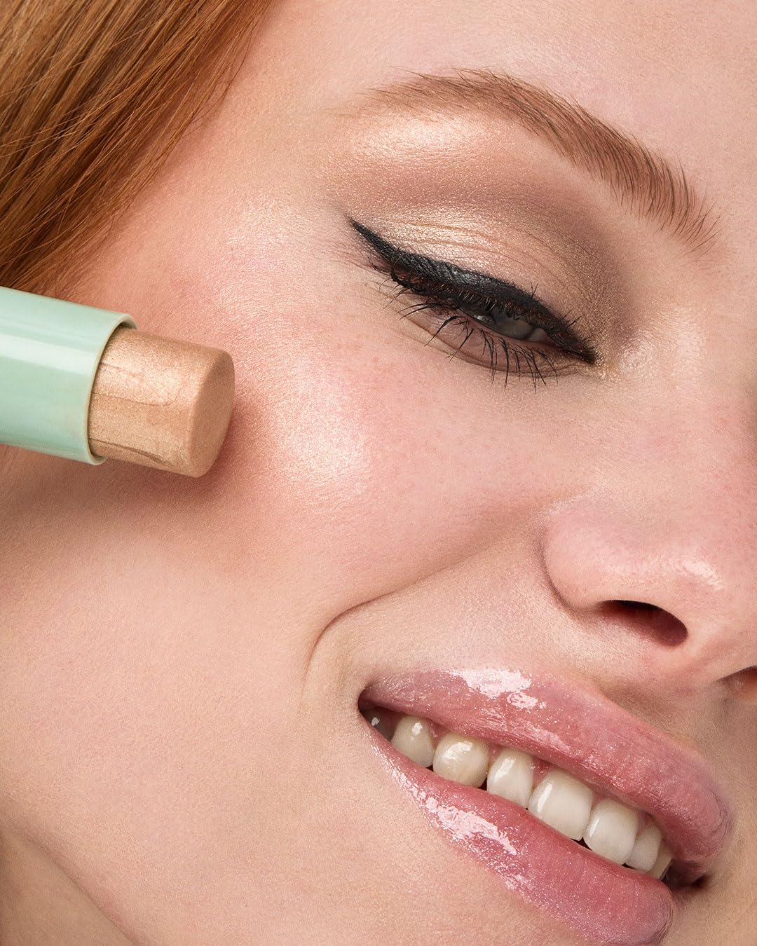 KIKO Milano Kind by KIKO Creamy Touch Highlighter Face Stick 01, Highlighter Stick - Image 6