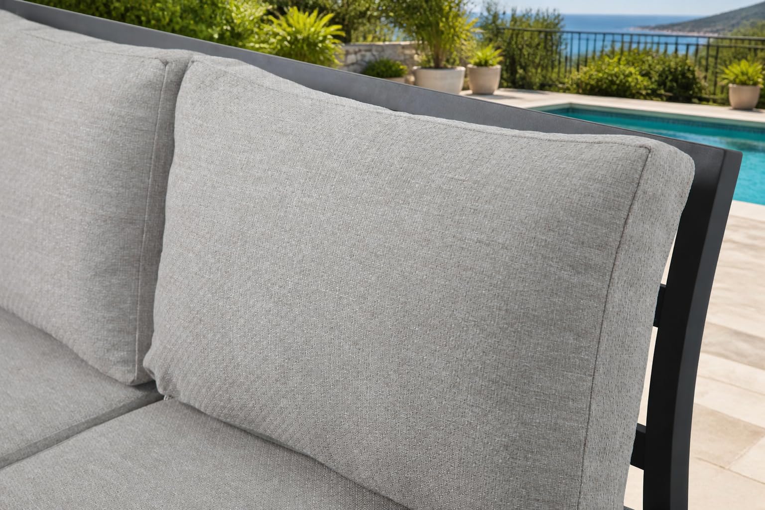 ALEOS. Gartenlounge wetterfest bis 7 Personen Lounge Aluminium Teakholz mit Bank OUTDOOR Polster Kissen Olefin BRASILIA Loungeecke Loungegarnitur Sitzgruppe Sofagarnitur Esstischlounge anthrazit beige