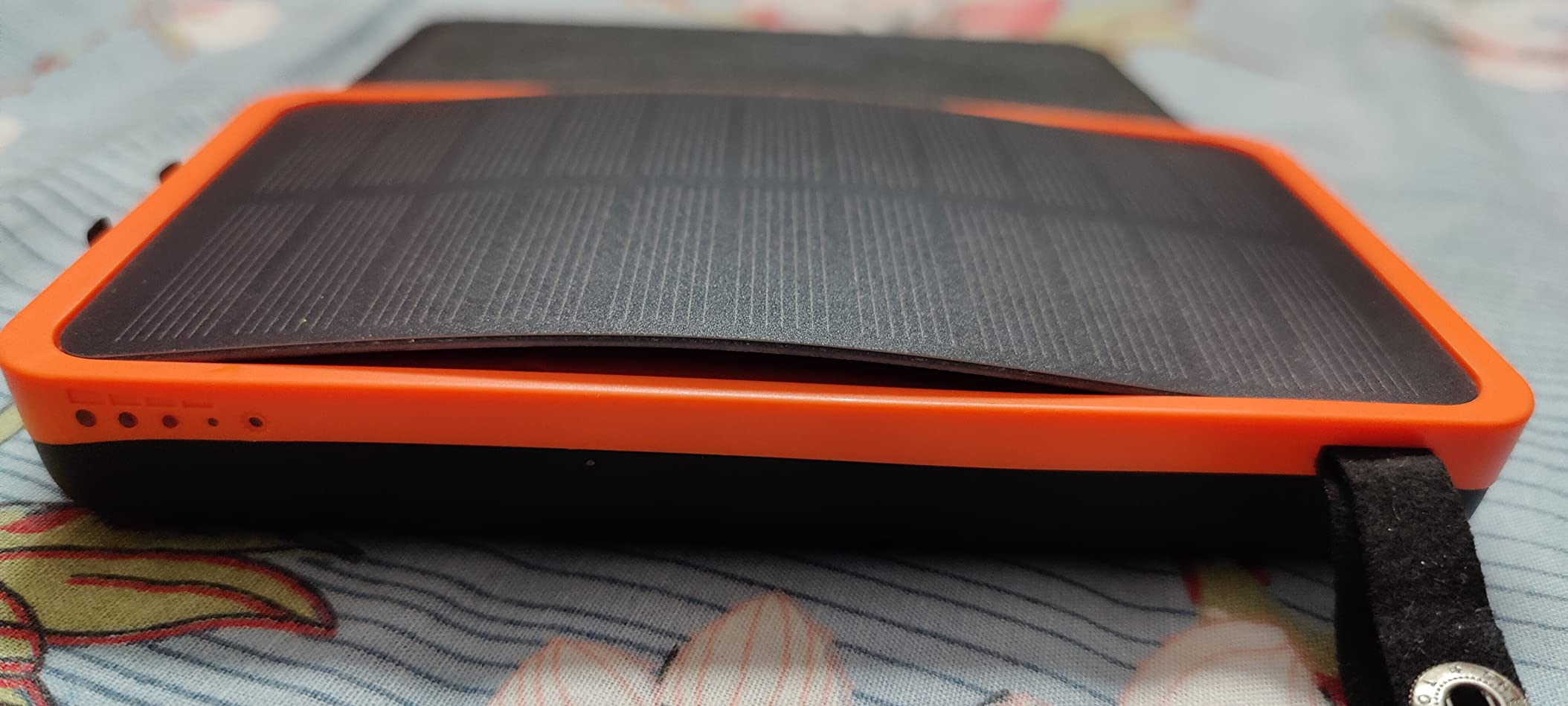 FEELLE 25000 mAh Lithium Polymer Power Bank HIS025 with 4 Solar Panels