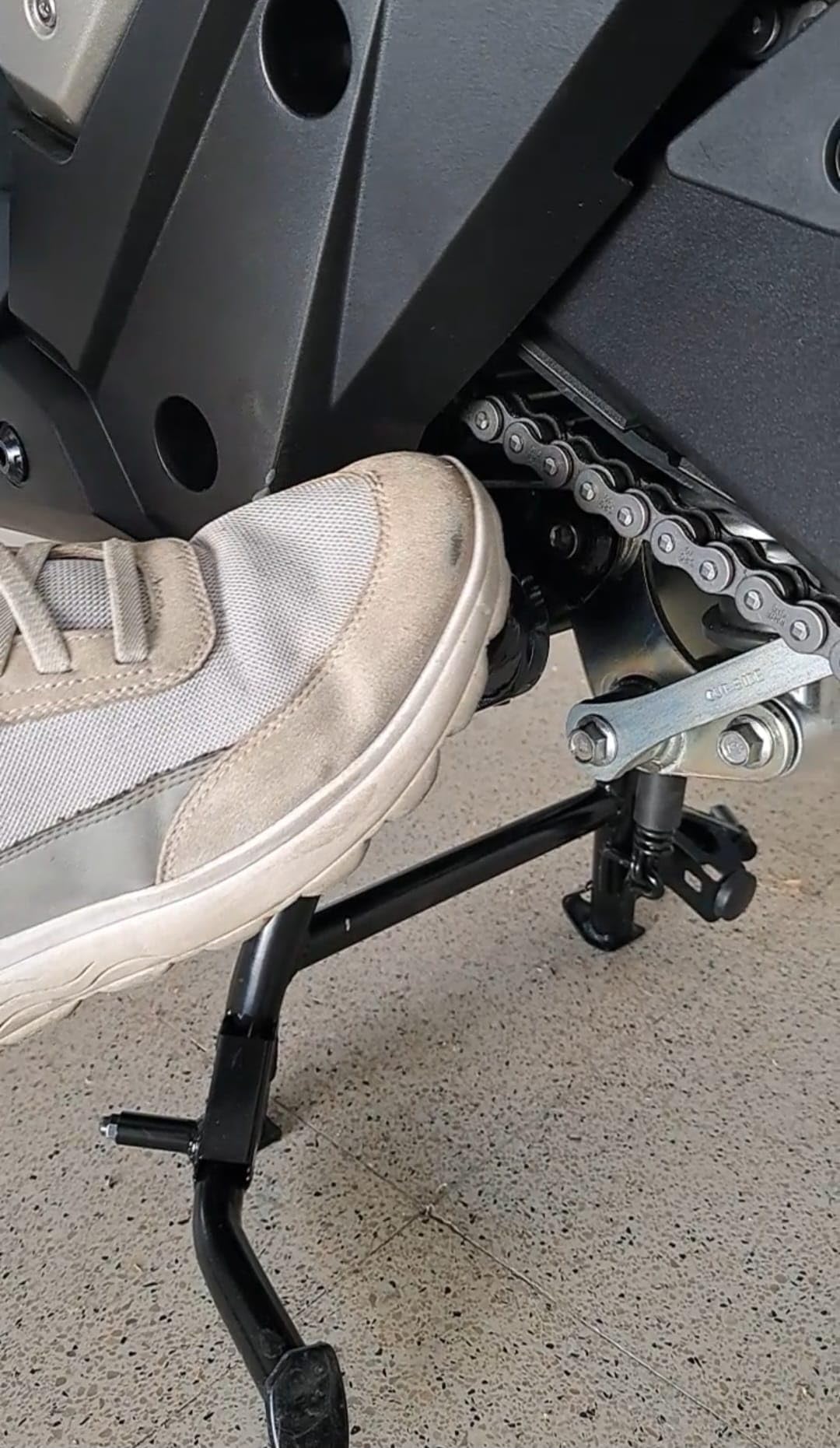 BLOCK BRAKE - ANTIFURTO MECCANICO BLOCCA CAVALLETTO CENTRALE PER MOTO HONDA FORZA 750 IN ACCIAIO INOX CON CHIAVE CODIFICATA
