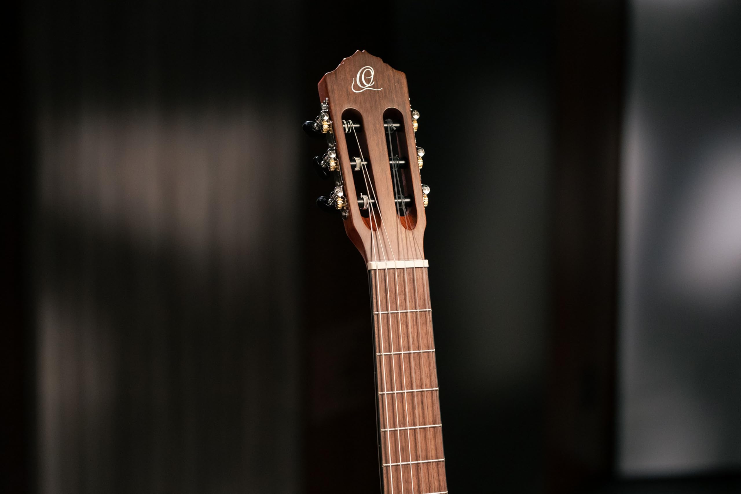 Ortega Guitars 4/4 Konzert Gitarre – Student Series – Fichte, Katalpa, Natur (RST5M)