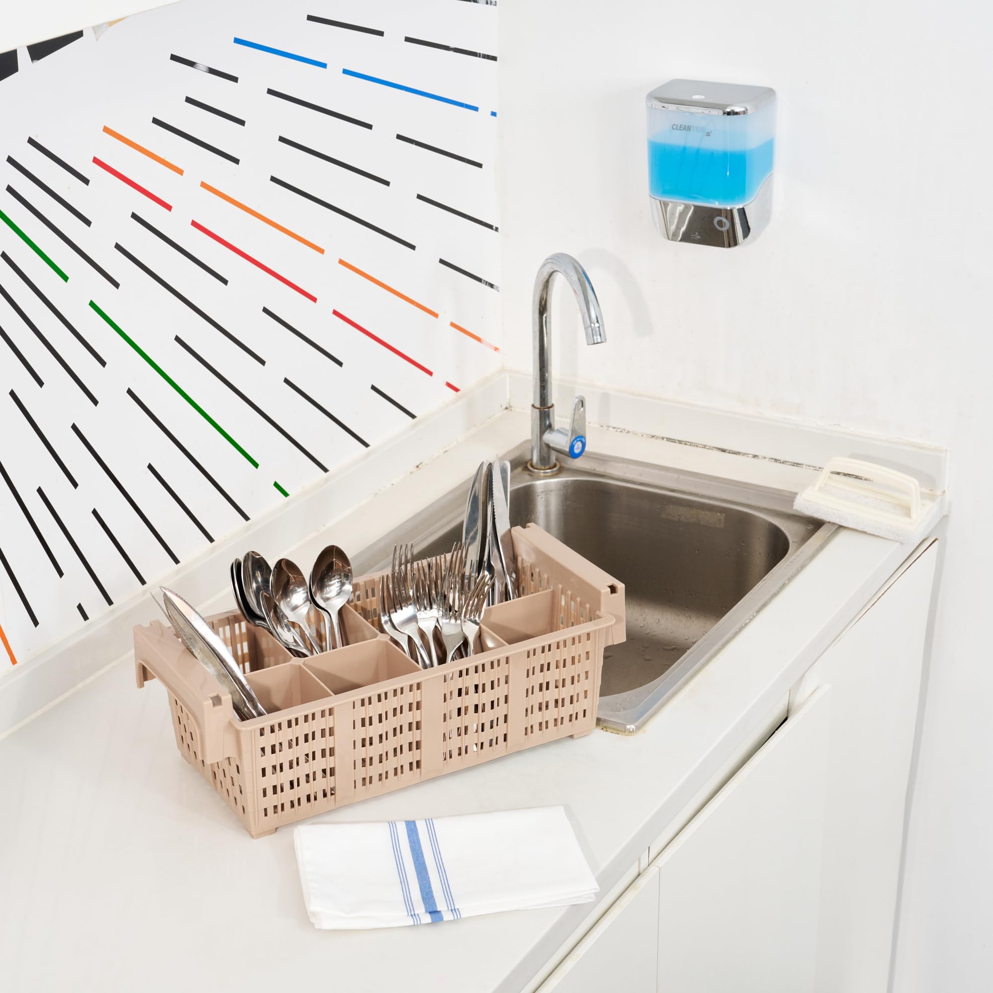 Restaurantware Clean Tek Égouttoir à vaisselle professionnel en polypropylène marron robuste avec 8 compartiments, porte-couverts durable pour restaurants, cuisines, cafétérias et plus encore