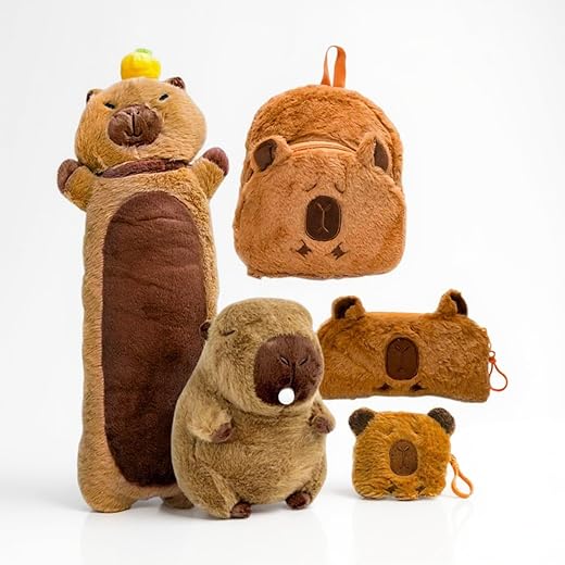Kit Capivara com 5 Itens da Marca Polibrinq - Capivara de Pelúcia + Almofada + Mochila + Estojo + Porta-Objetos