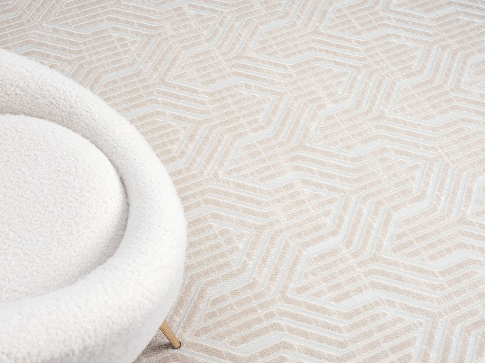 Tapis Moderne Mila à Poils Courts Crème 240x340 Cm - Salon Chambre Brillance Élégante Et Confort