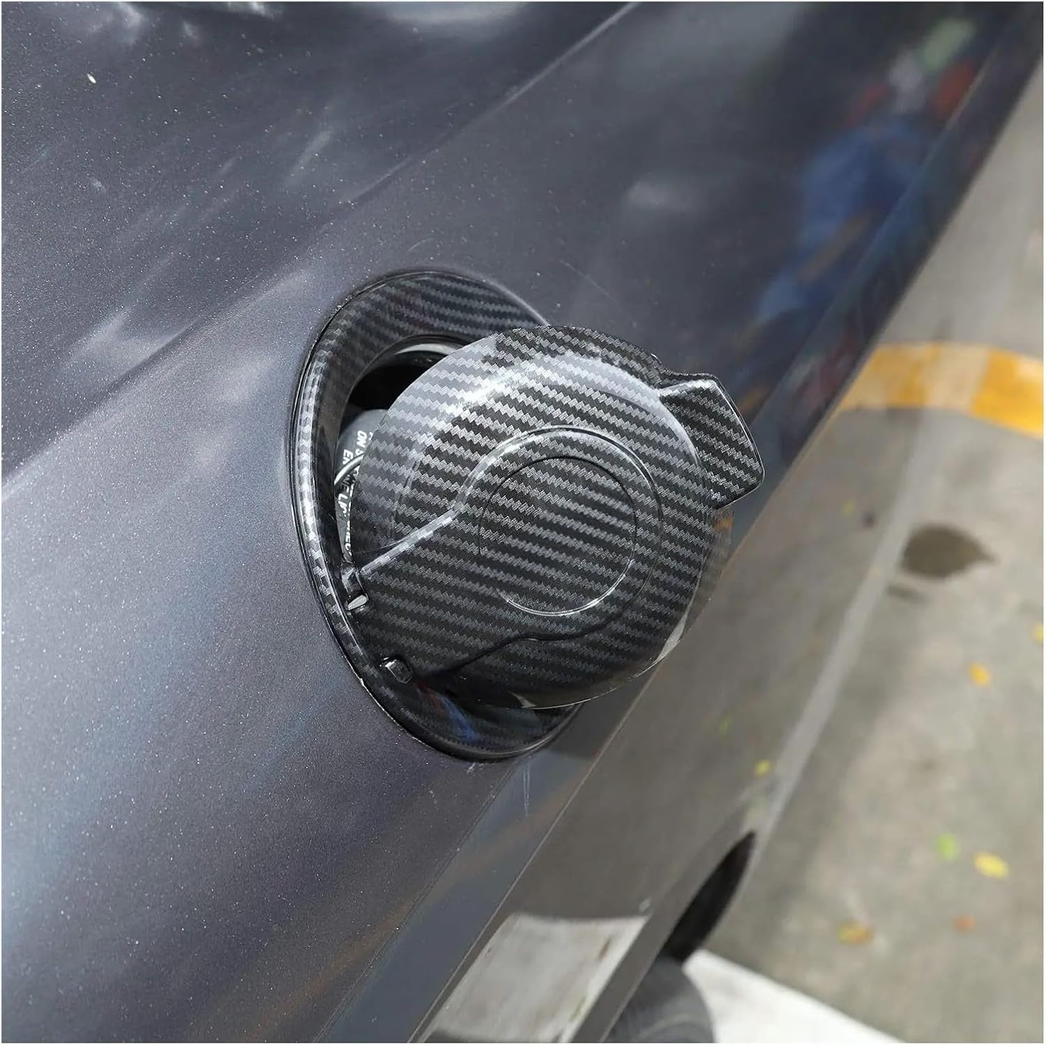 Carbon Fiber Look Fuel Tank Cover Trim Accessories Gas Door Compatible For Dodge Challenger 2008-2023 ABS Car Fuel Tank Cap Trim Sticker(Glossy Black)