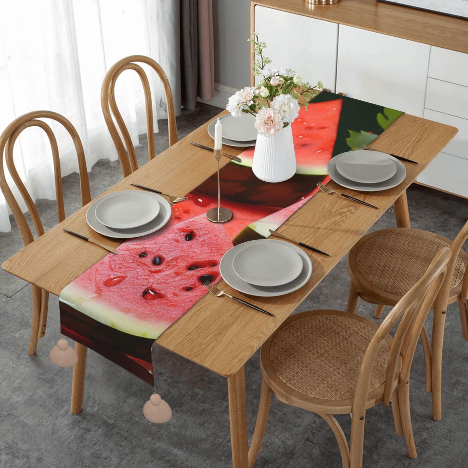 Chemin de table rustique pastèque pour un repas d'été convivial en terrasse