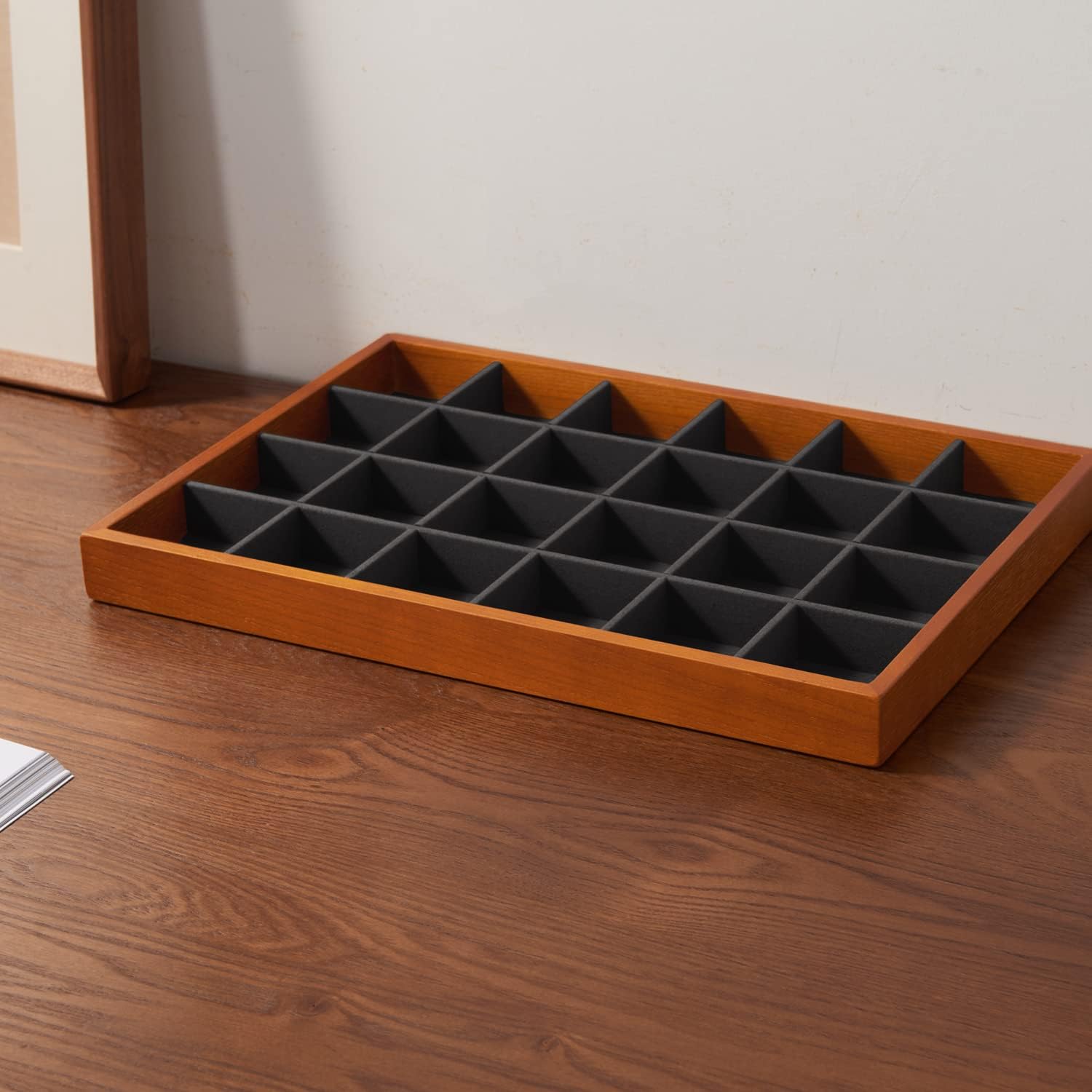 Amazon｜Woodtenアクセサリートレイ木製アクセサリー収納トレー24区画