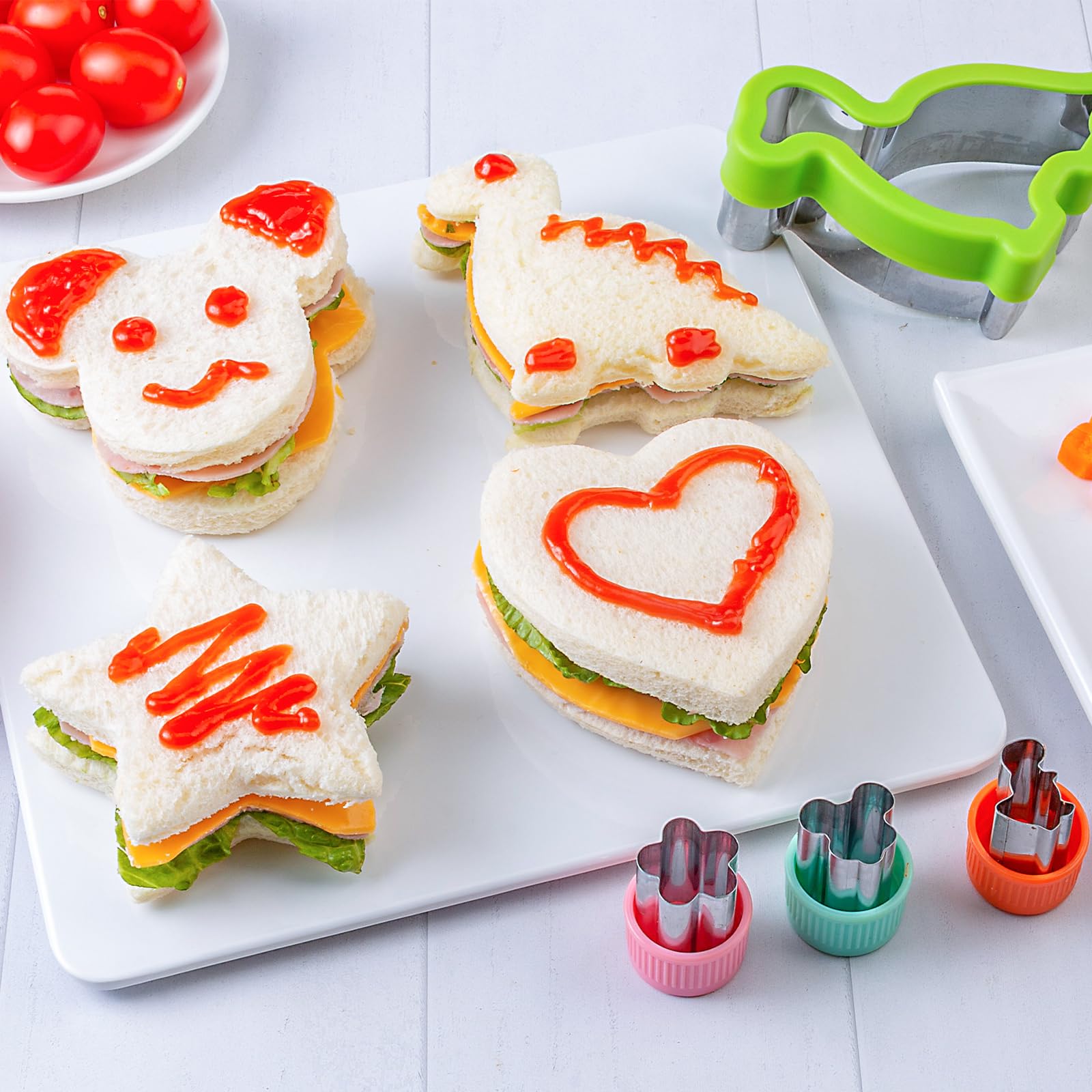 Uitsteekvormen voor brood en groenten, 24 stuks, set uitsteekvormen (middel), brooduitsteekvormen voor kinderen met comfortabele greep en voedselprikkers, fruitvorken, roestvrij staal, dinosaurus